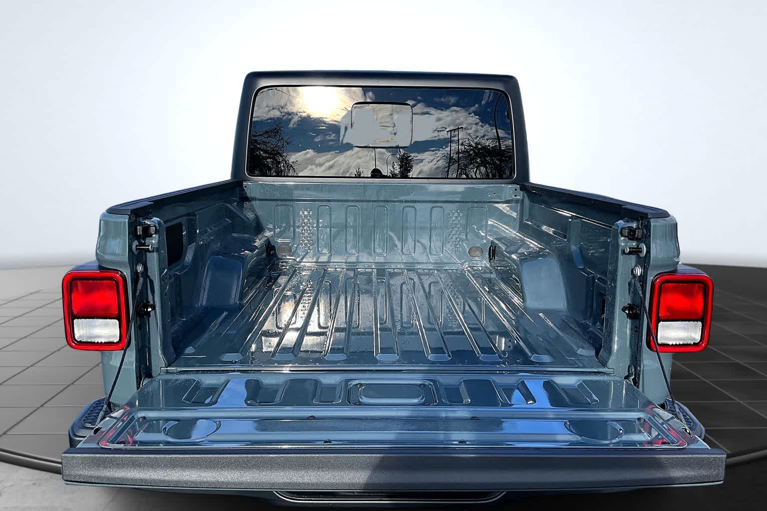 Thumbnail: 2026 Jeep Gladiator - 19