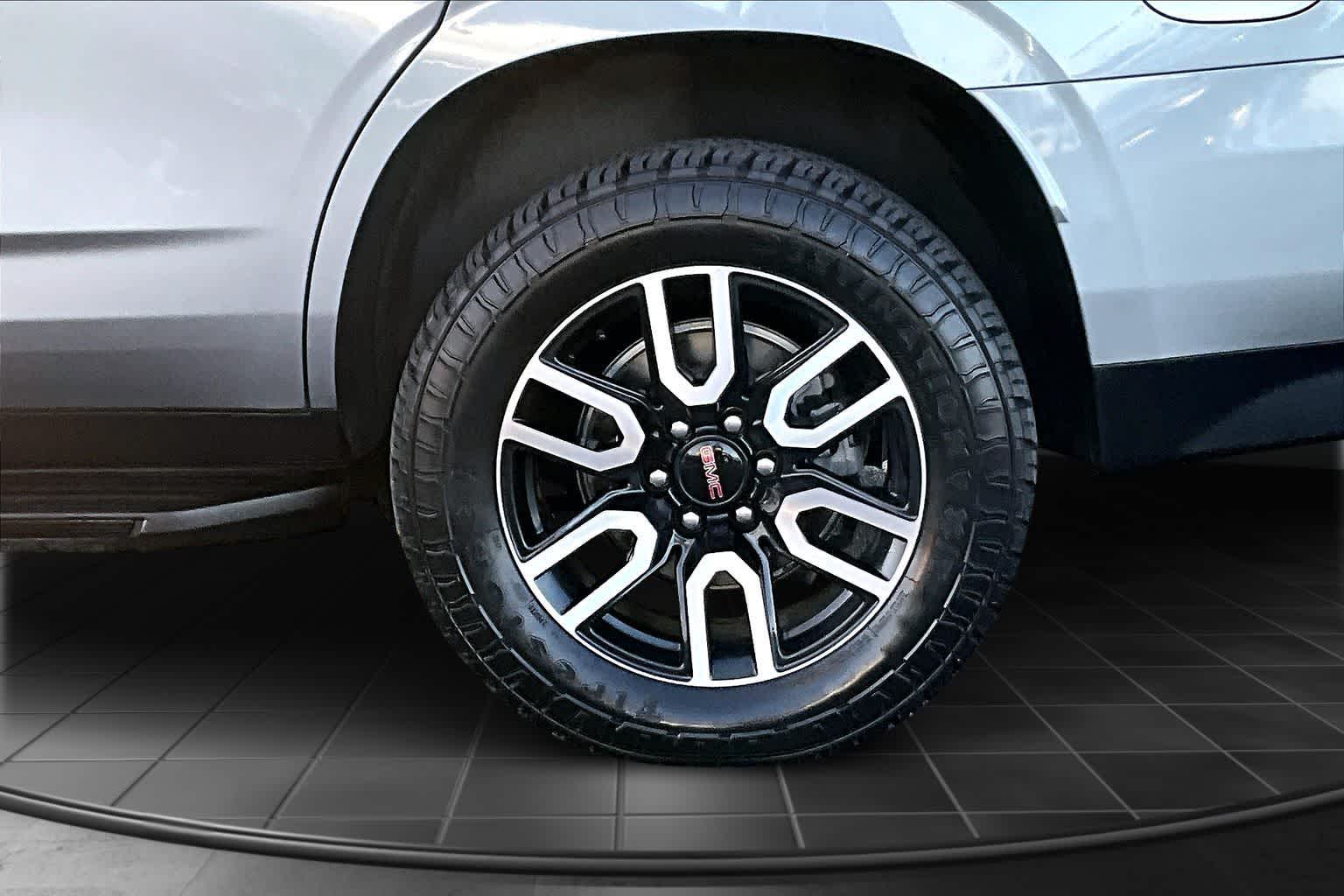 Thumbnail: 2024 GMC Yukon - 36