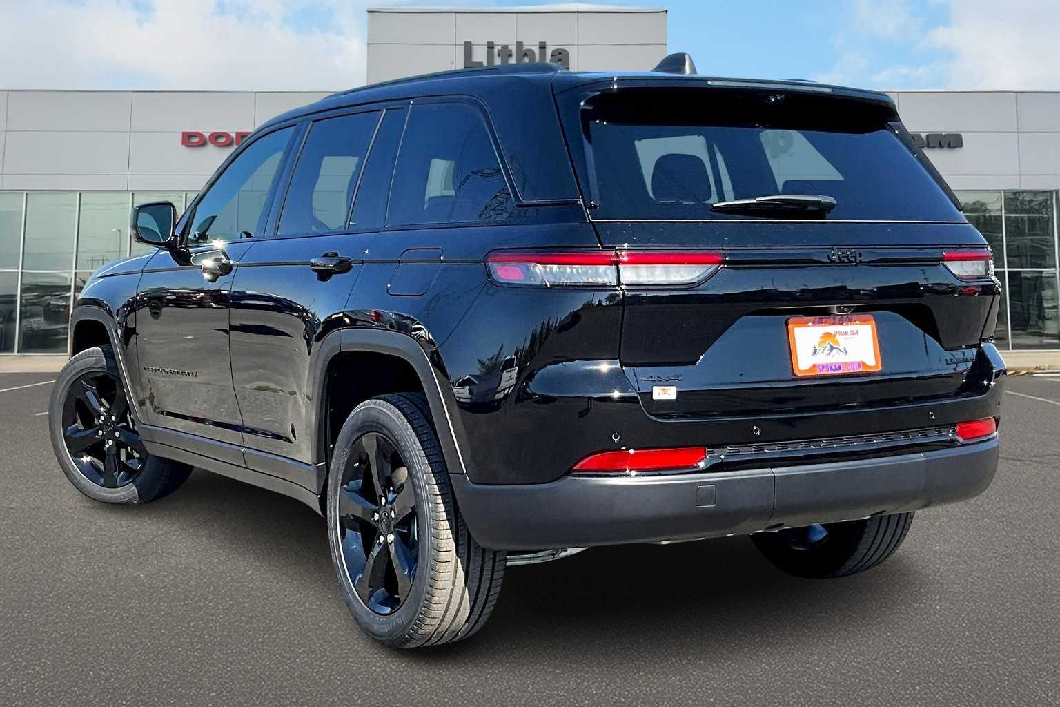 Thumbnail: 2025 Jeep Grand Cherokee - 4