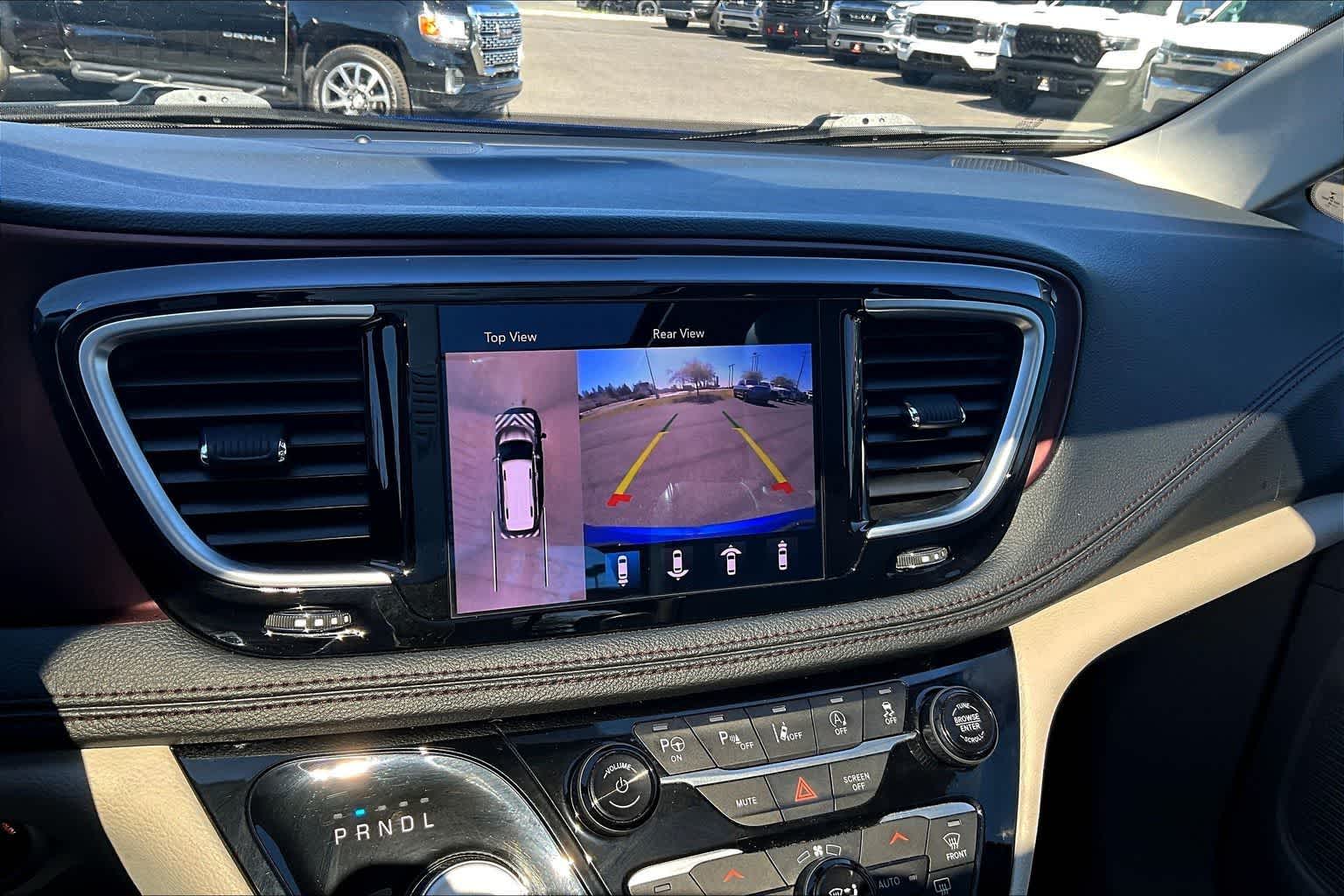 Thumbnail: 2020 Chrysler Pacifica - 27