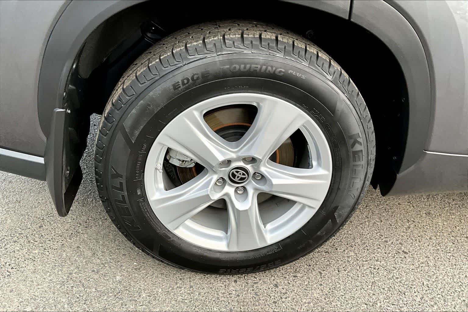 Thumbnail: 2024 Toyota Highlander - 35