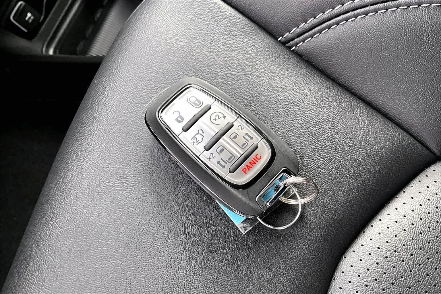 Thumbnail: 2026 Chrysler Pacifica - 20