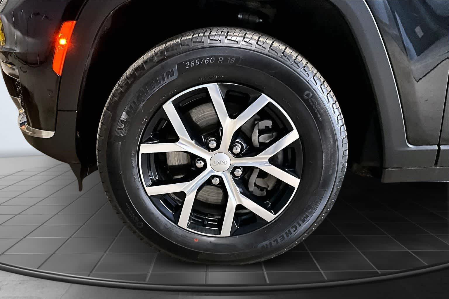 Thumbnail: 2023 Jeep Grand Cherokee L - 8