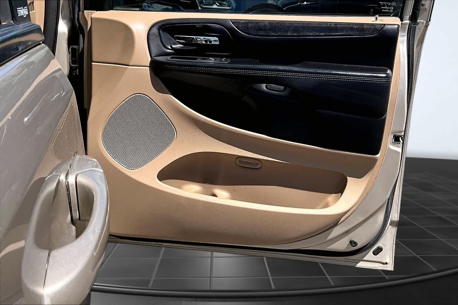 Thumbnail: 2013 Dodge Grand Caravan - 29