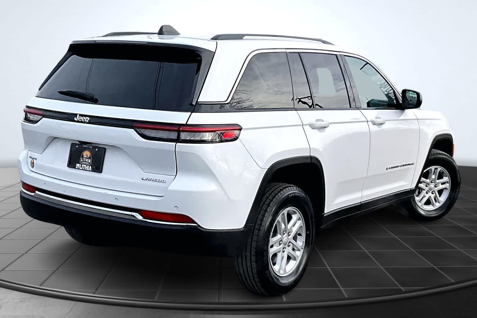 Thumbnail: 2024 Jeep Grand Cherokee - 23