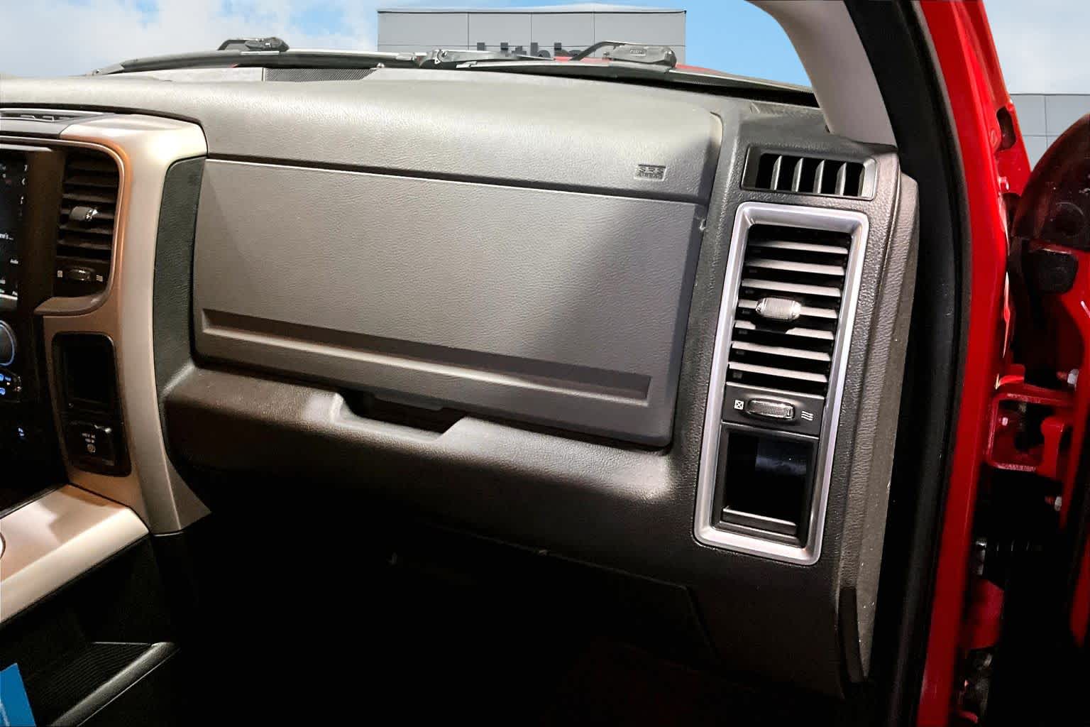 Thumbnail: 2019 RAM 1500 Classic - 24