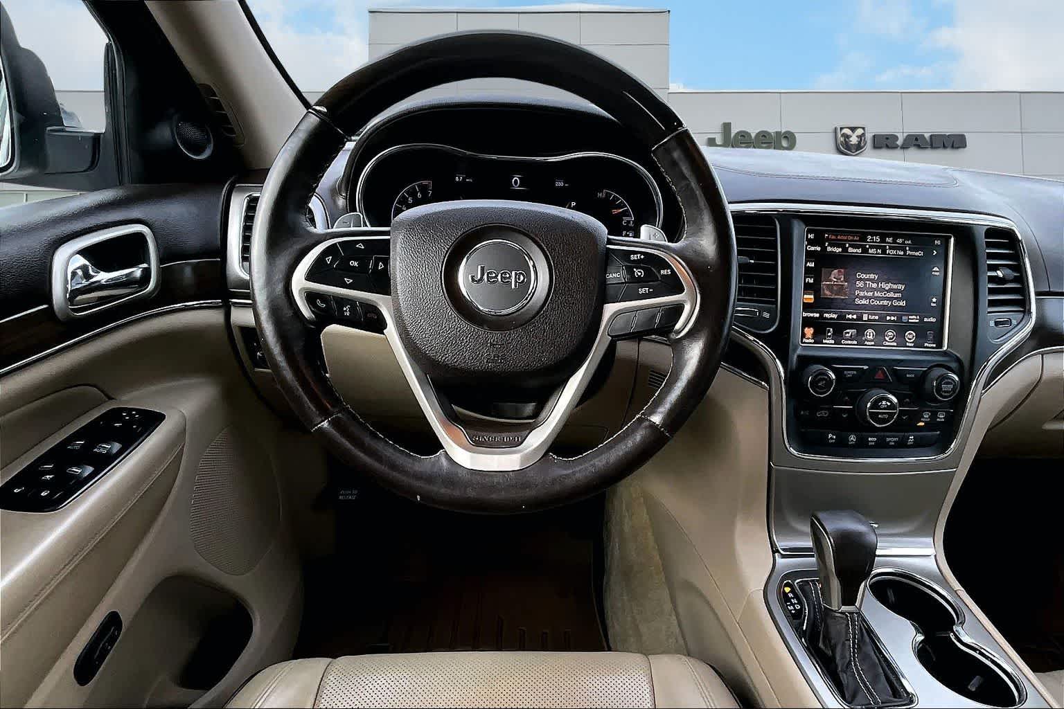 Thumbnail: 2017 Jeep Grand Cherokee - 15