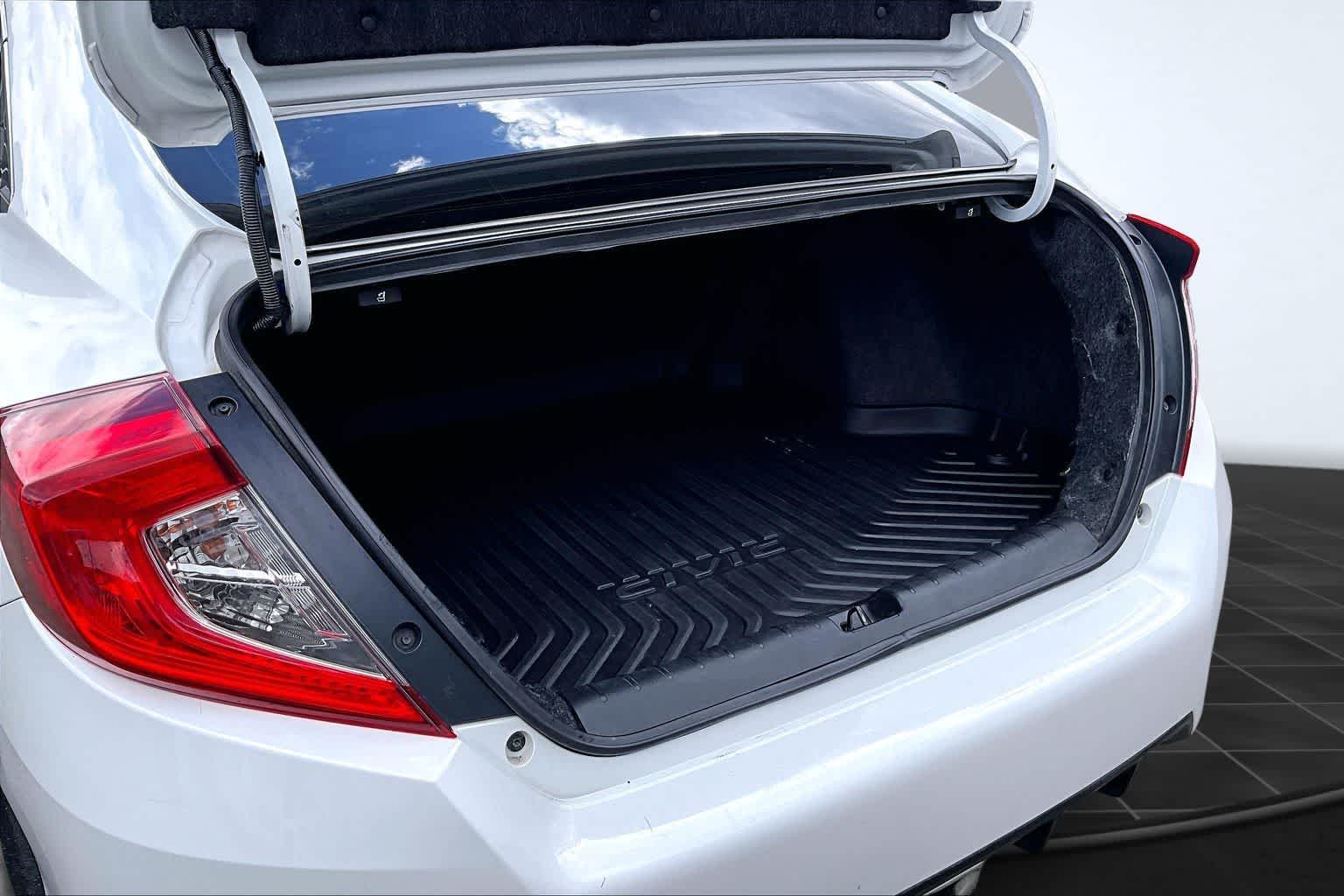 Thumbnail: 2019 Honda Civic - 19