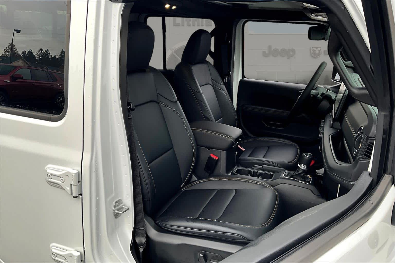 Thumbnail: 2025 Jeep Gladiator - 14