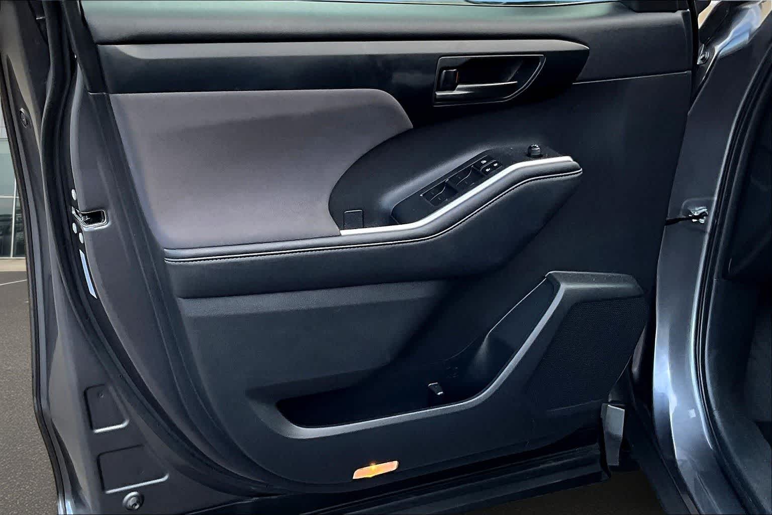 Thumbnail: 2024 Toyota Highlander - 28