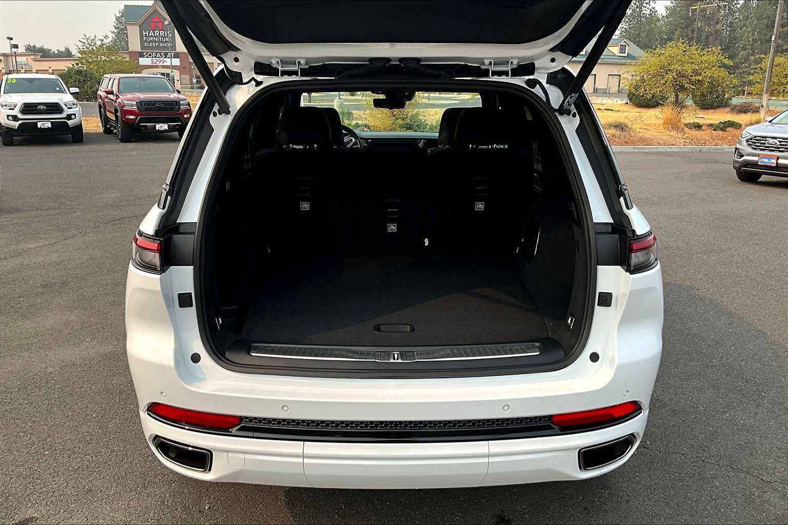 Thumbnail: 2025 Jeep Grand Cherokee - 19