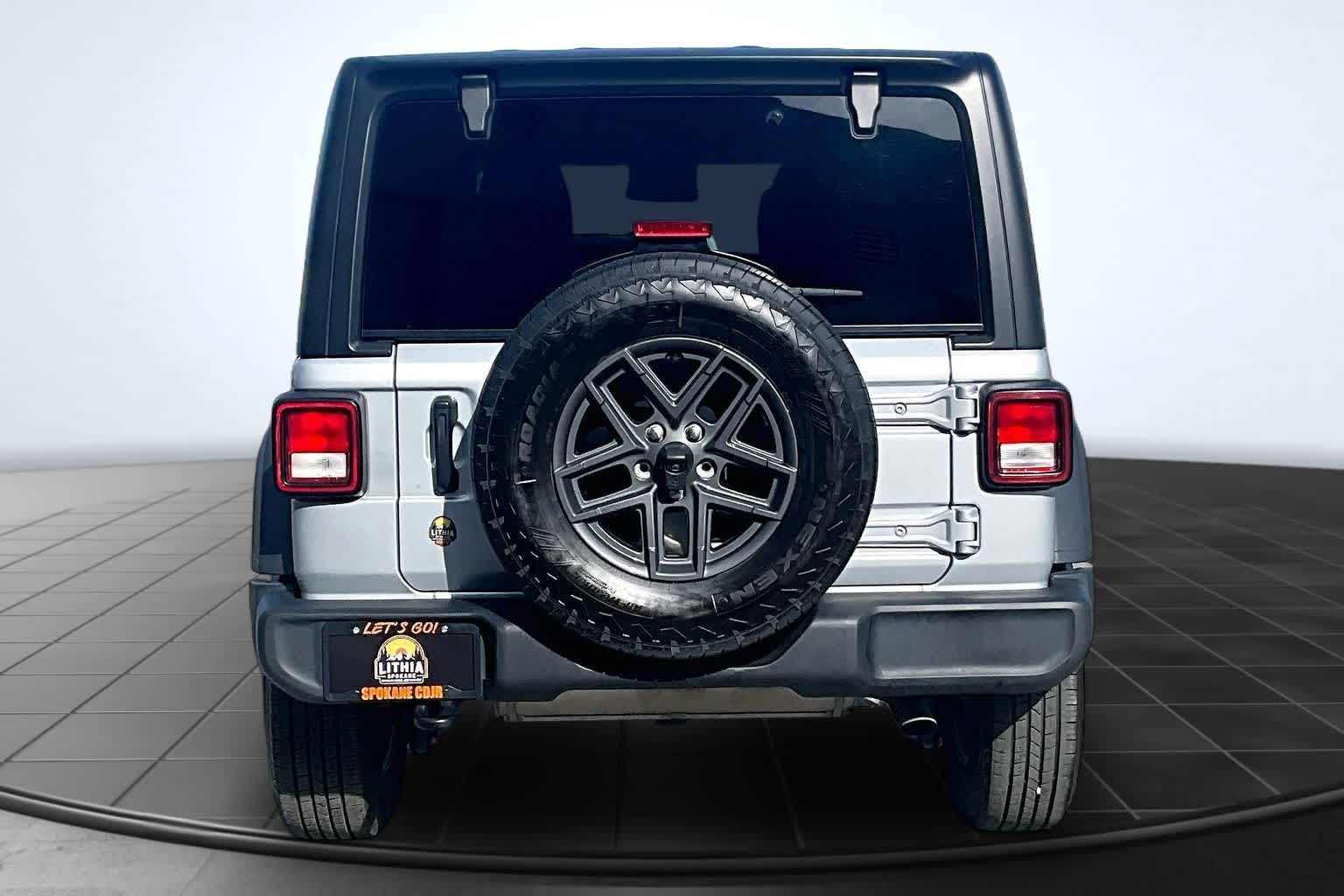 Thumbnail: 2024 Jeep Wrangler - 5