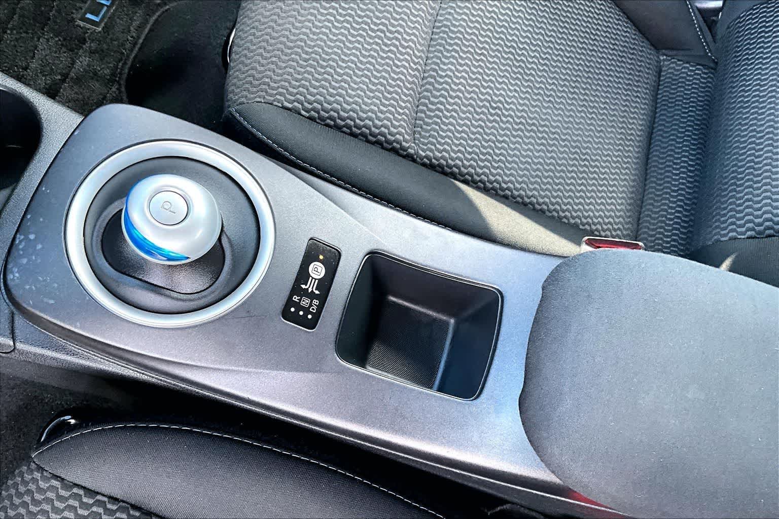 Thumbnail: 2016 Nissan Leaf - 17