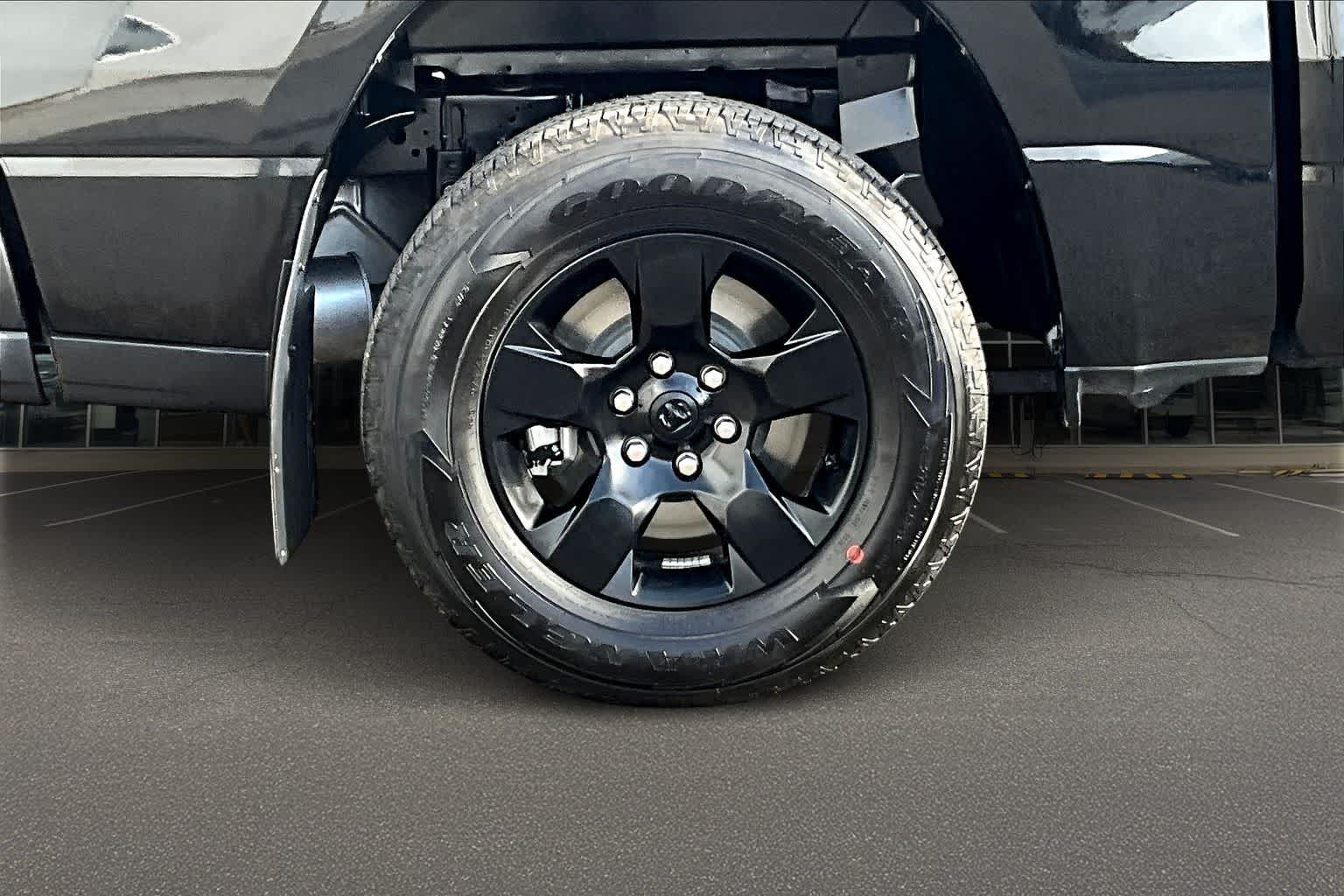 Thumbnail: 2025 RAM 1500 - 36