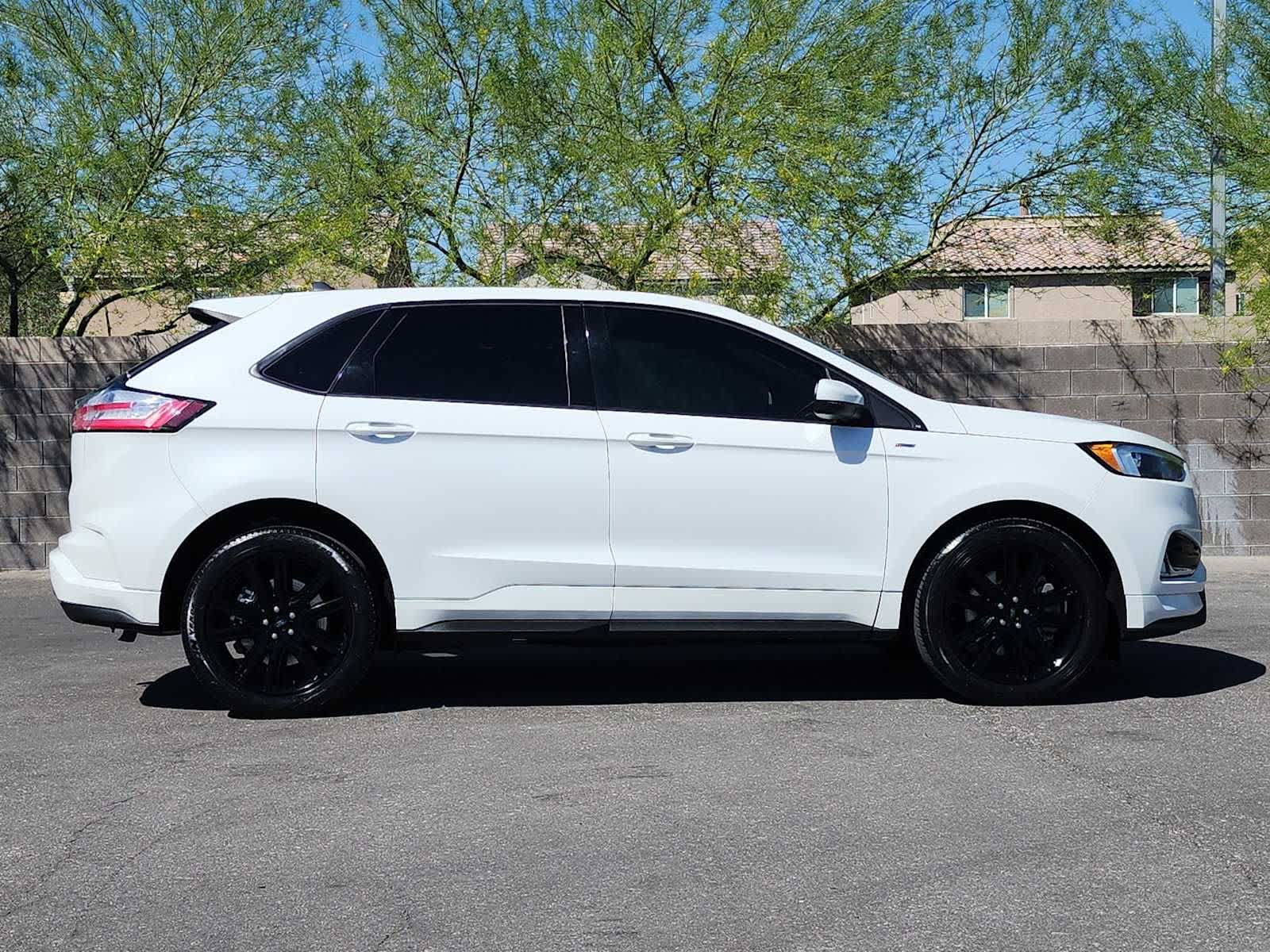 Thumbnail: 2022 Ford Edge - 9