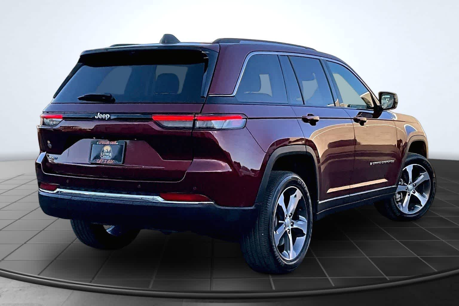 Thumbnail: 2023 Jeep Grand Cherokee - 23