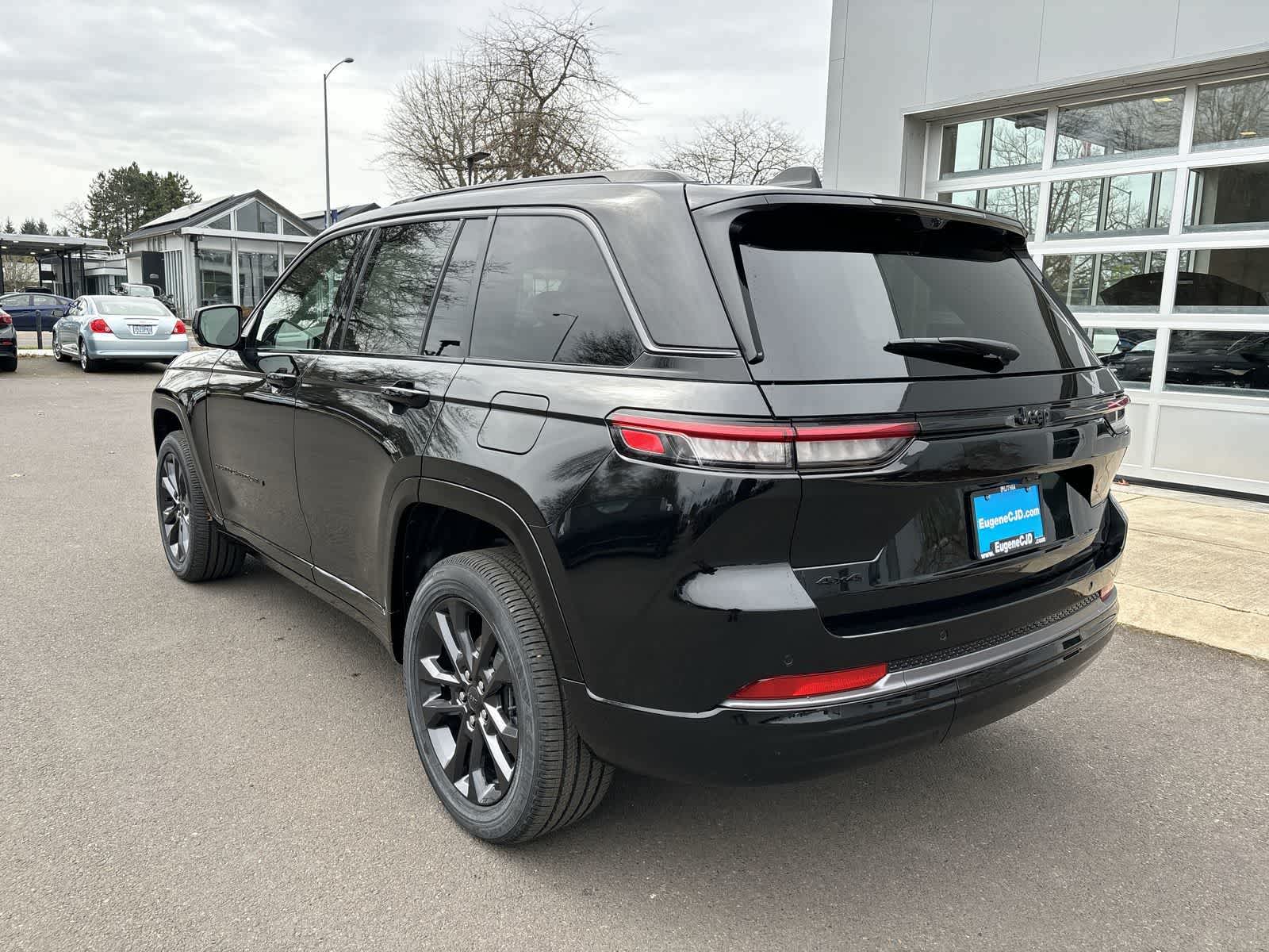 Thumbnail: 2026 Jeep Grand Cherokee - 3