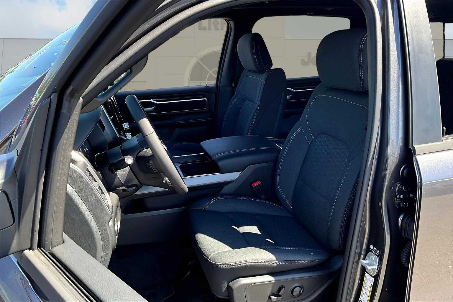 Thumbnail: 2026 RAM 1500 - 11