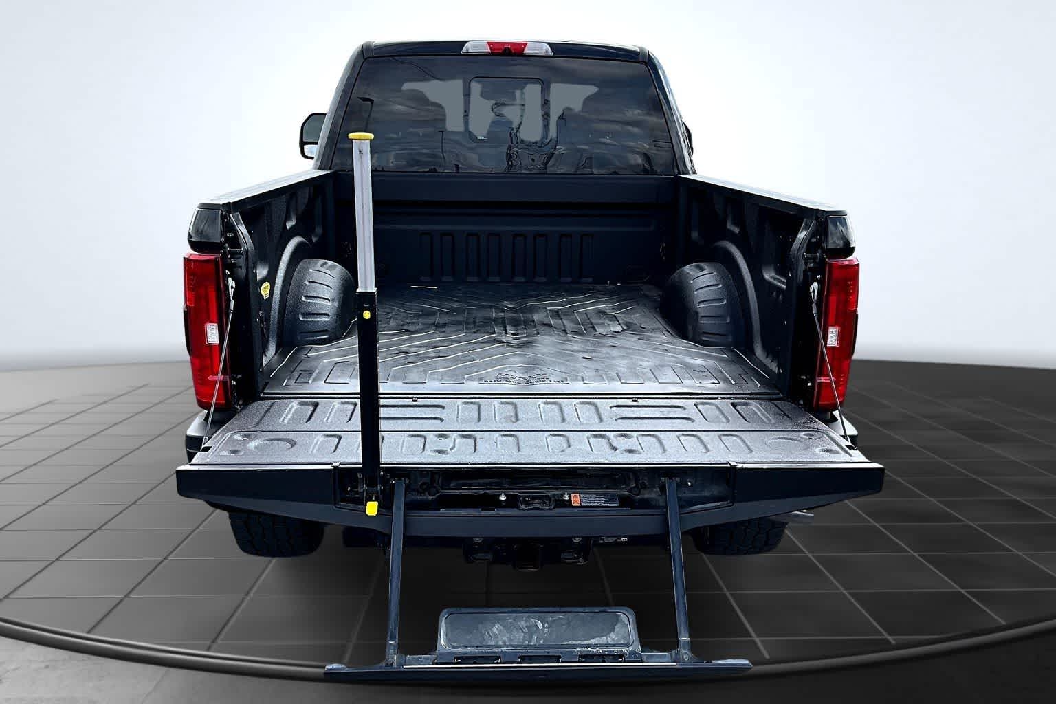 Thumbnail: 2019 Ford Econoline - 19