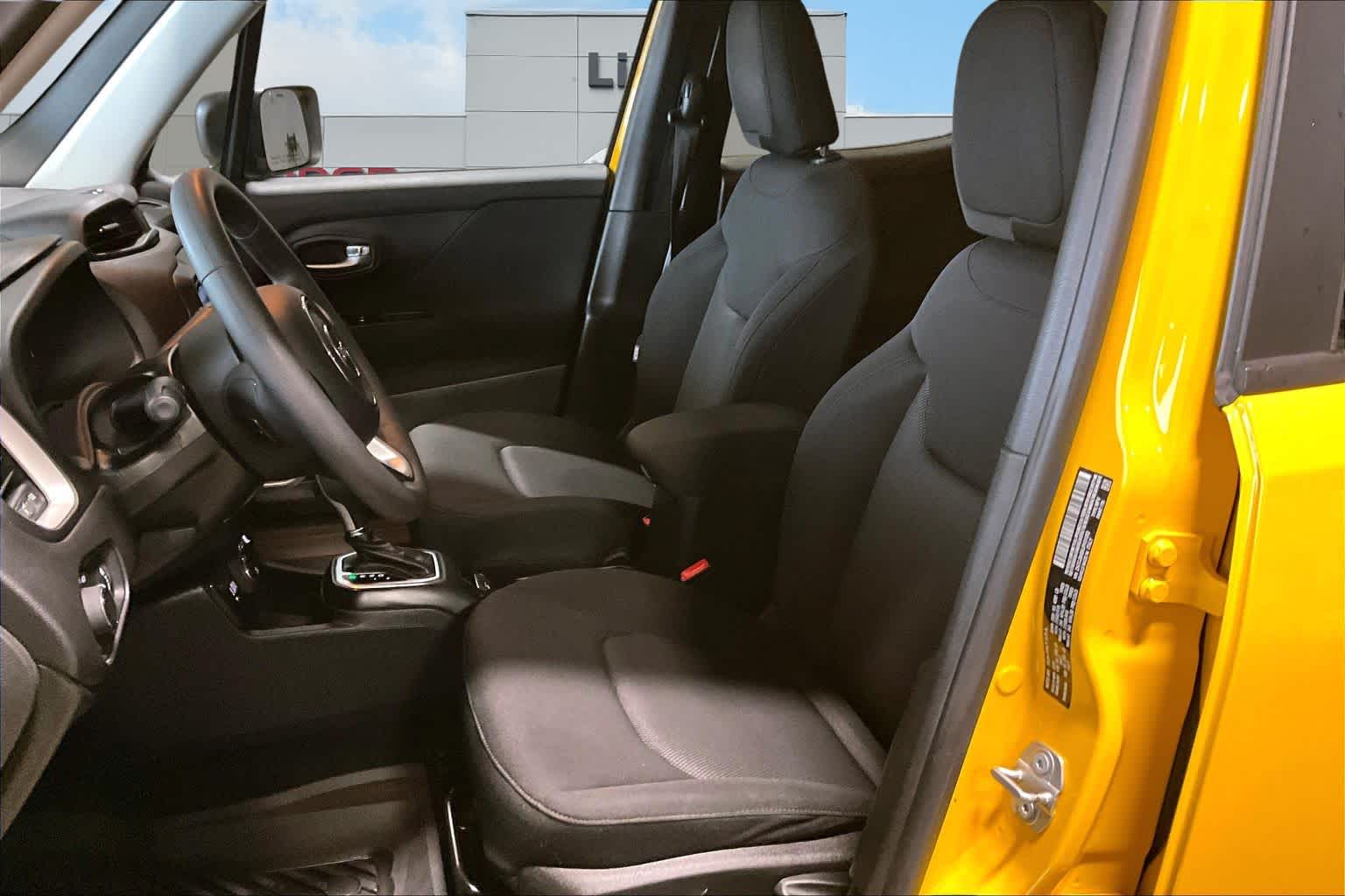 Thumbnail: 2018 Jeep Renegade - 11