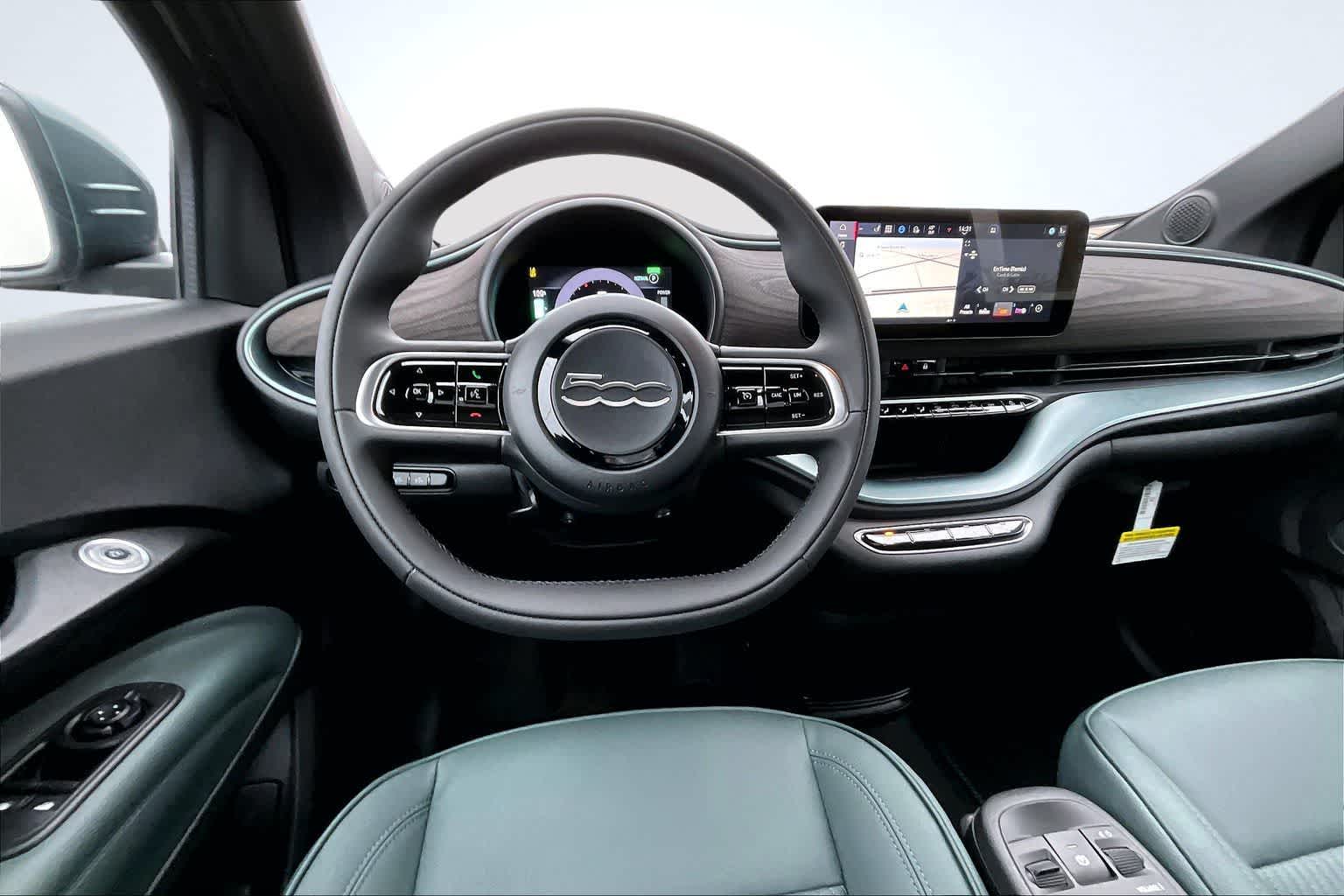 Thumbnail: 2025 Fiat 500e - 15