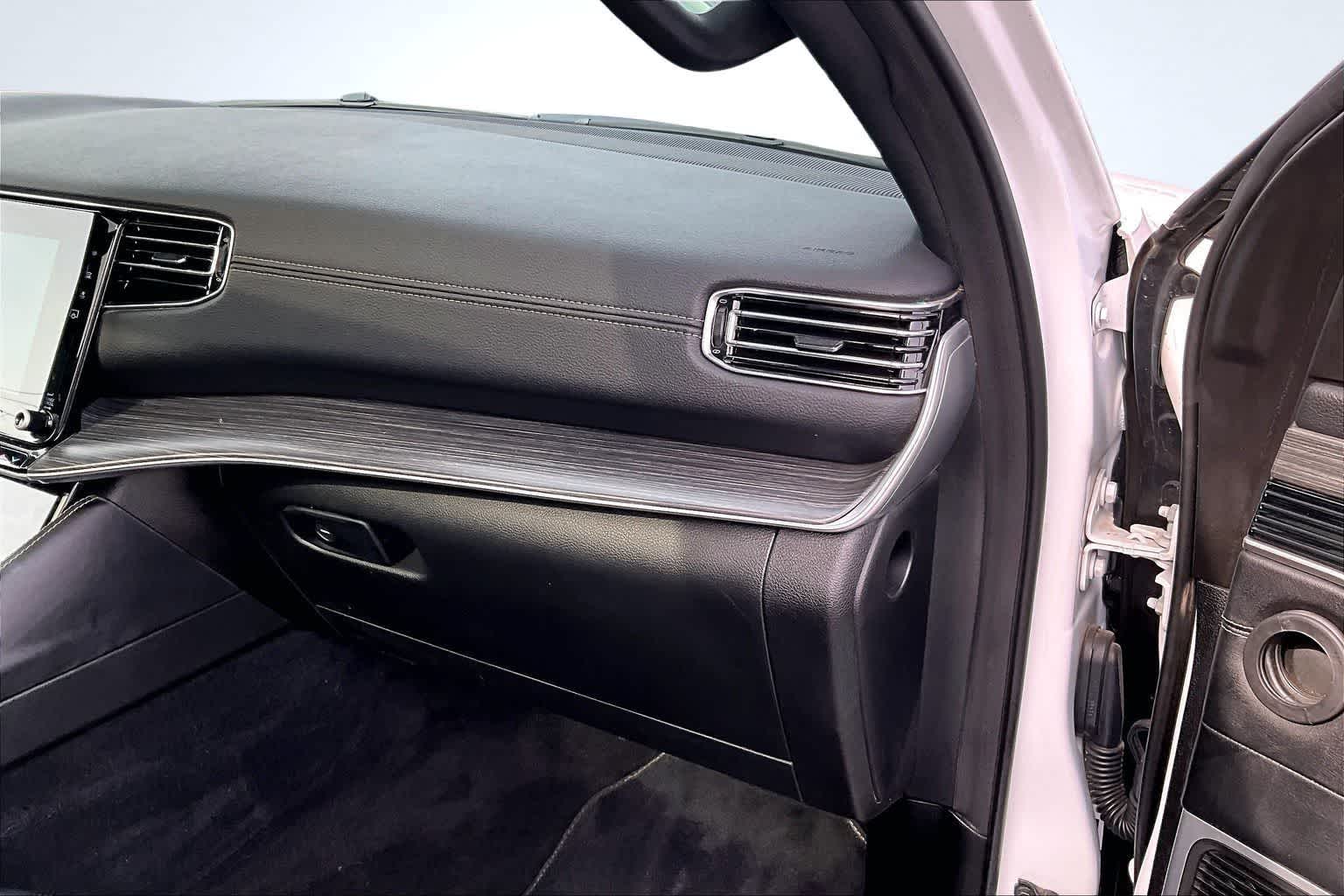 Thumbnail: 2023 Jeep Wagoneer - 24