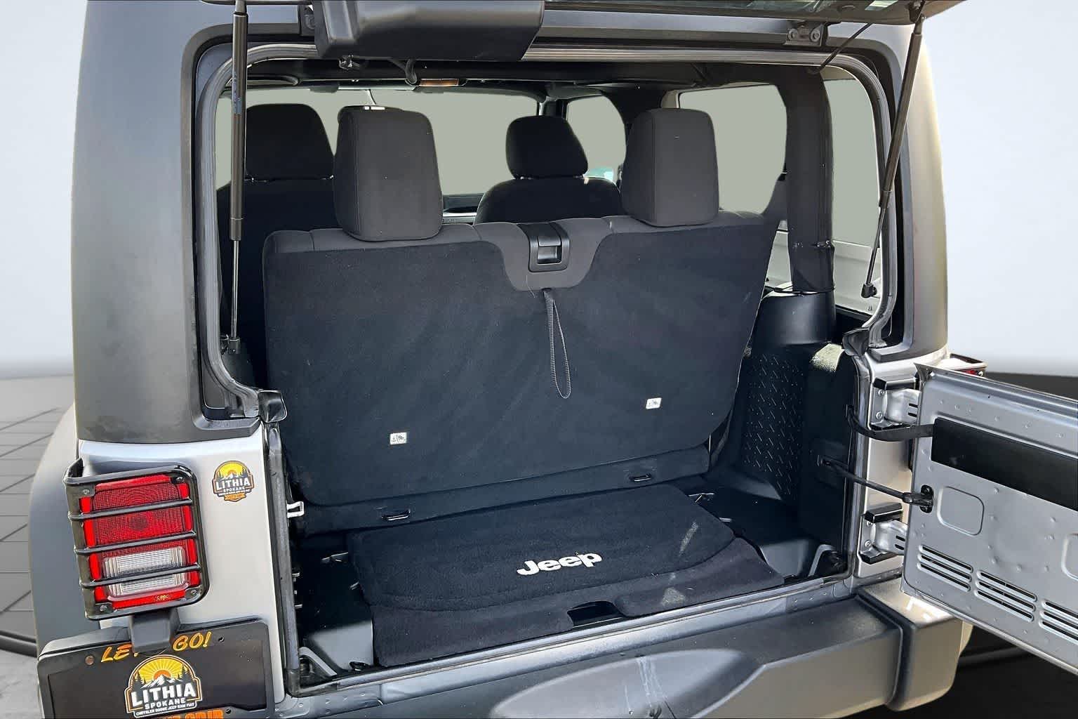 Thumbnail: 2017 Jeep Wrangler - 19