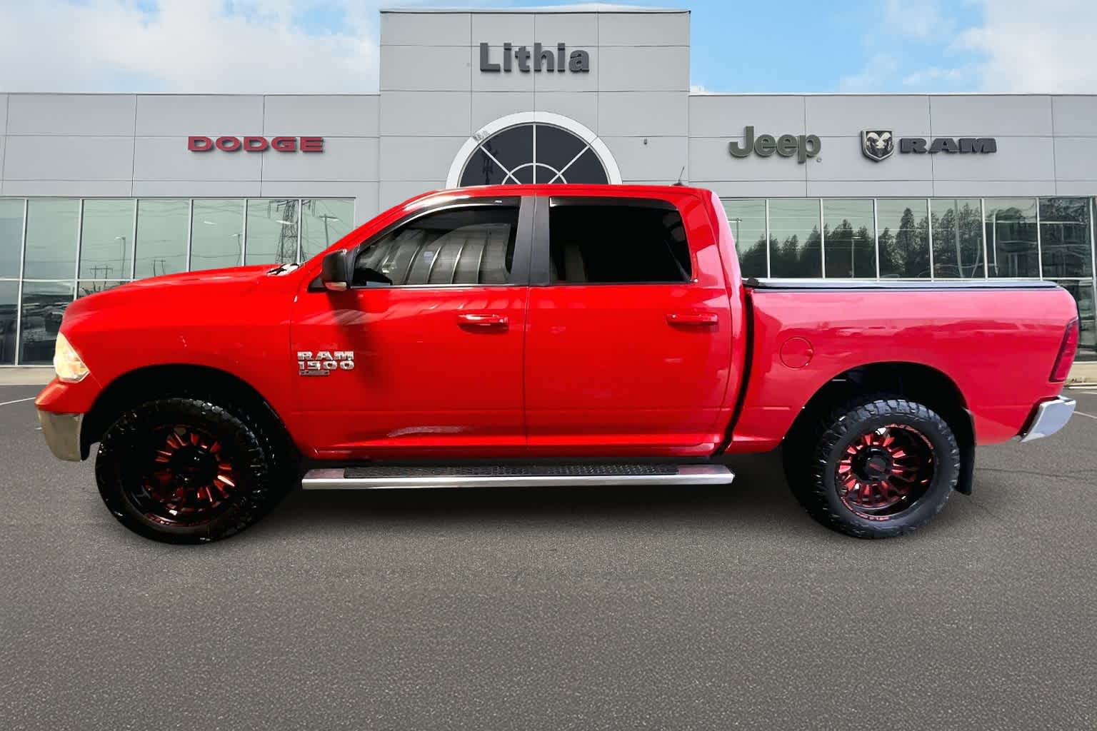 Thumbnail: 2019 RAM 1500 Classic - 3