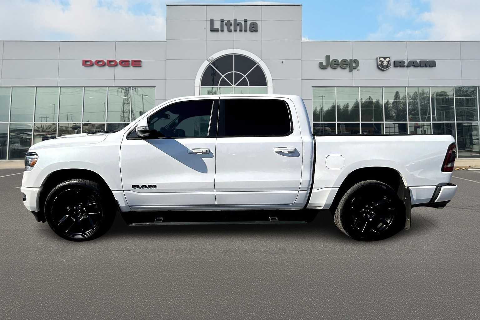 2020 Ram 1500 Sport photo 3