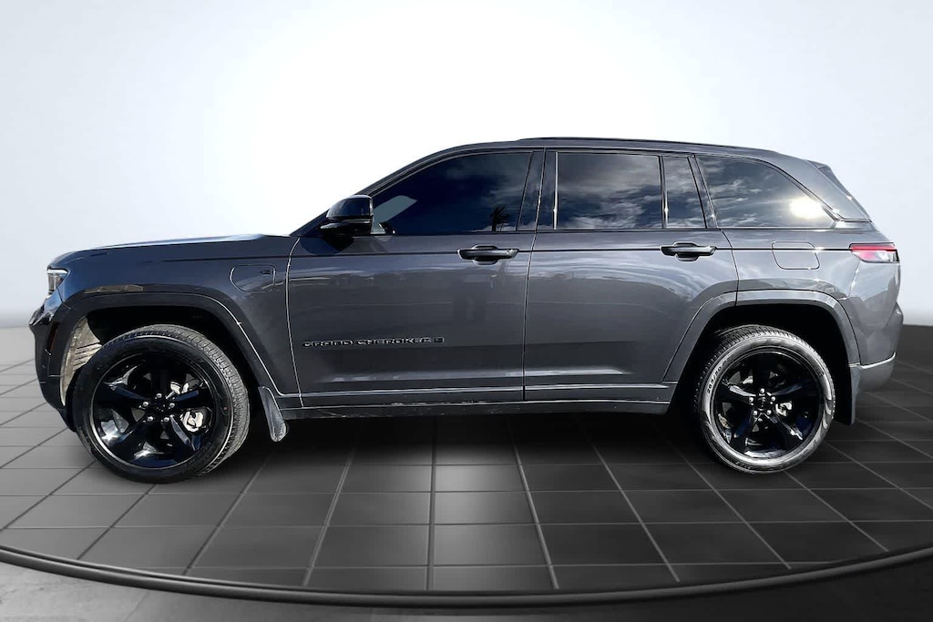 Used 2023 Jeep Grand Cherokee 4xe Overland SUV