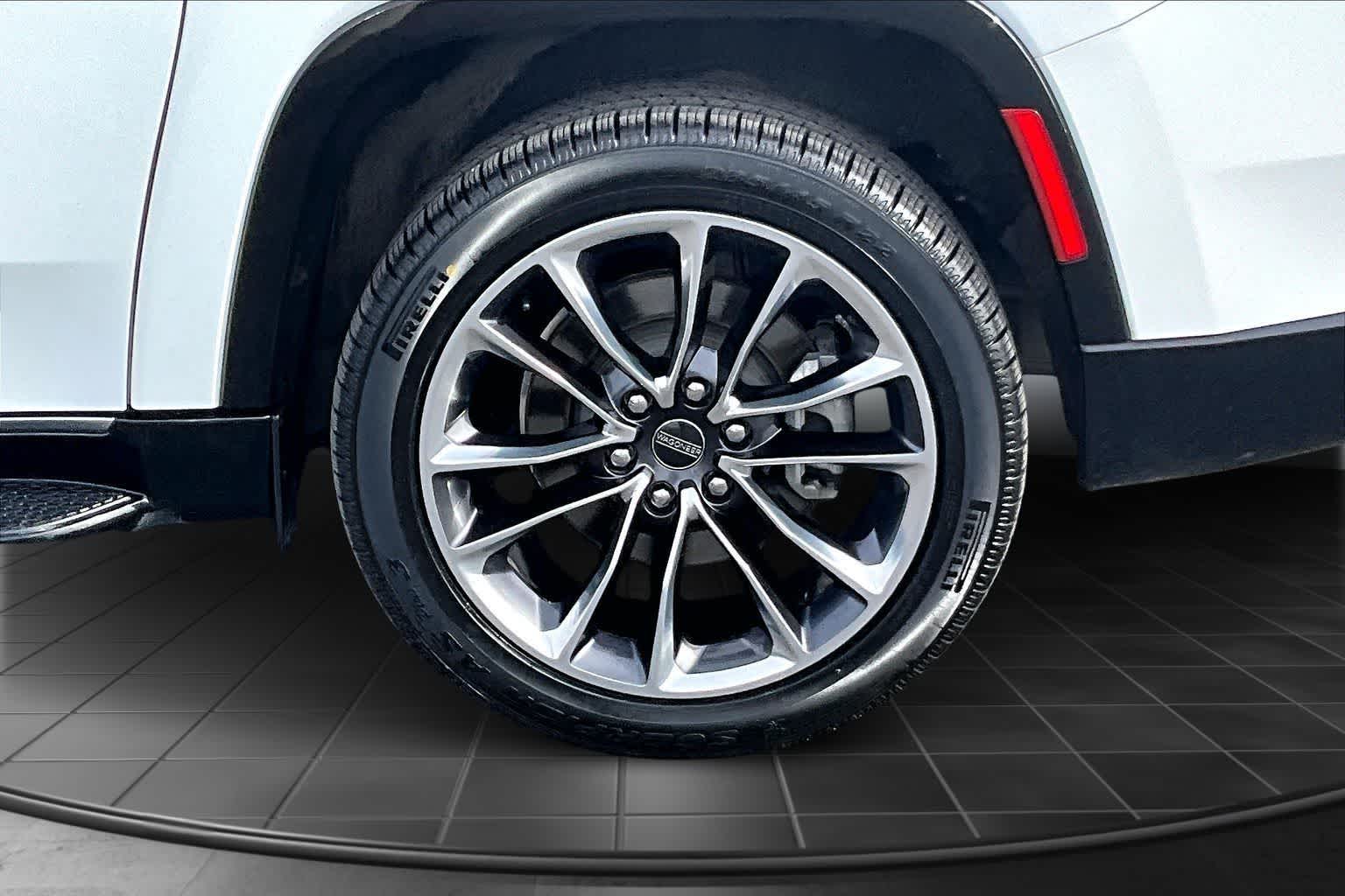 Thumbnail: 2023 Jeep Wagoneer - 36