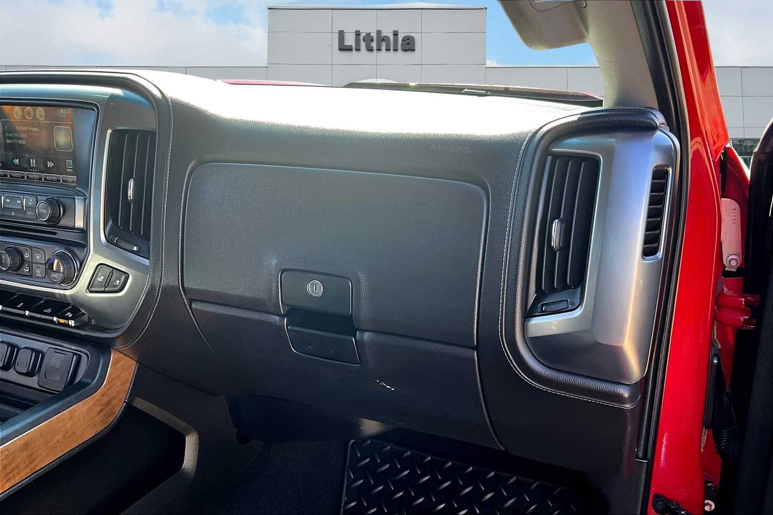Thumbnail: 2015 Chevrolet Silverado 2500 - 24