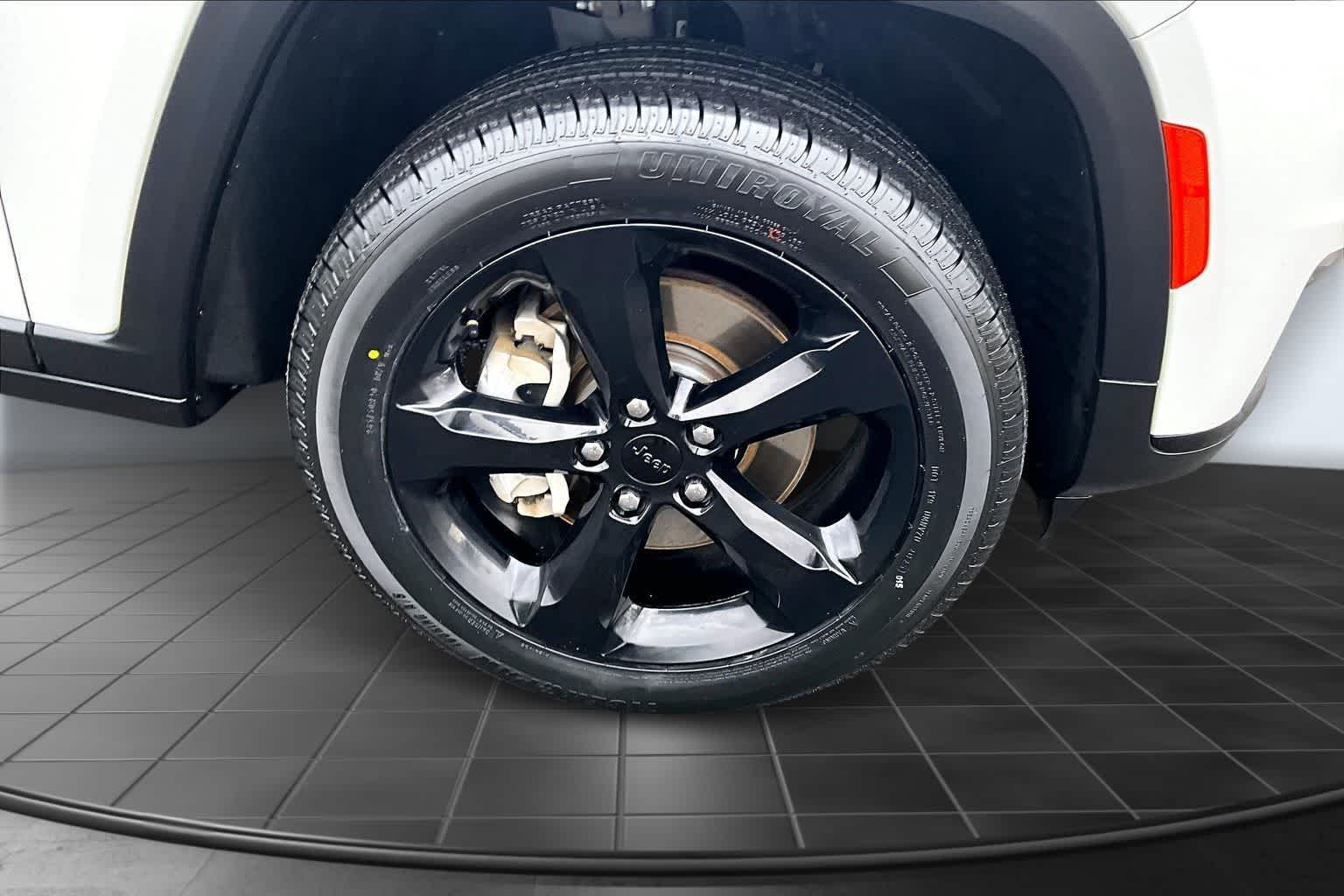 Thumbnail: 2023 Jeep Grand Cherokee L - 33