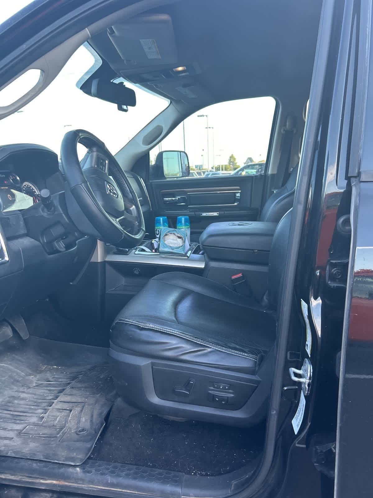 2014 Ram 3500 Laramie photo 3