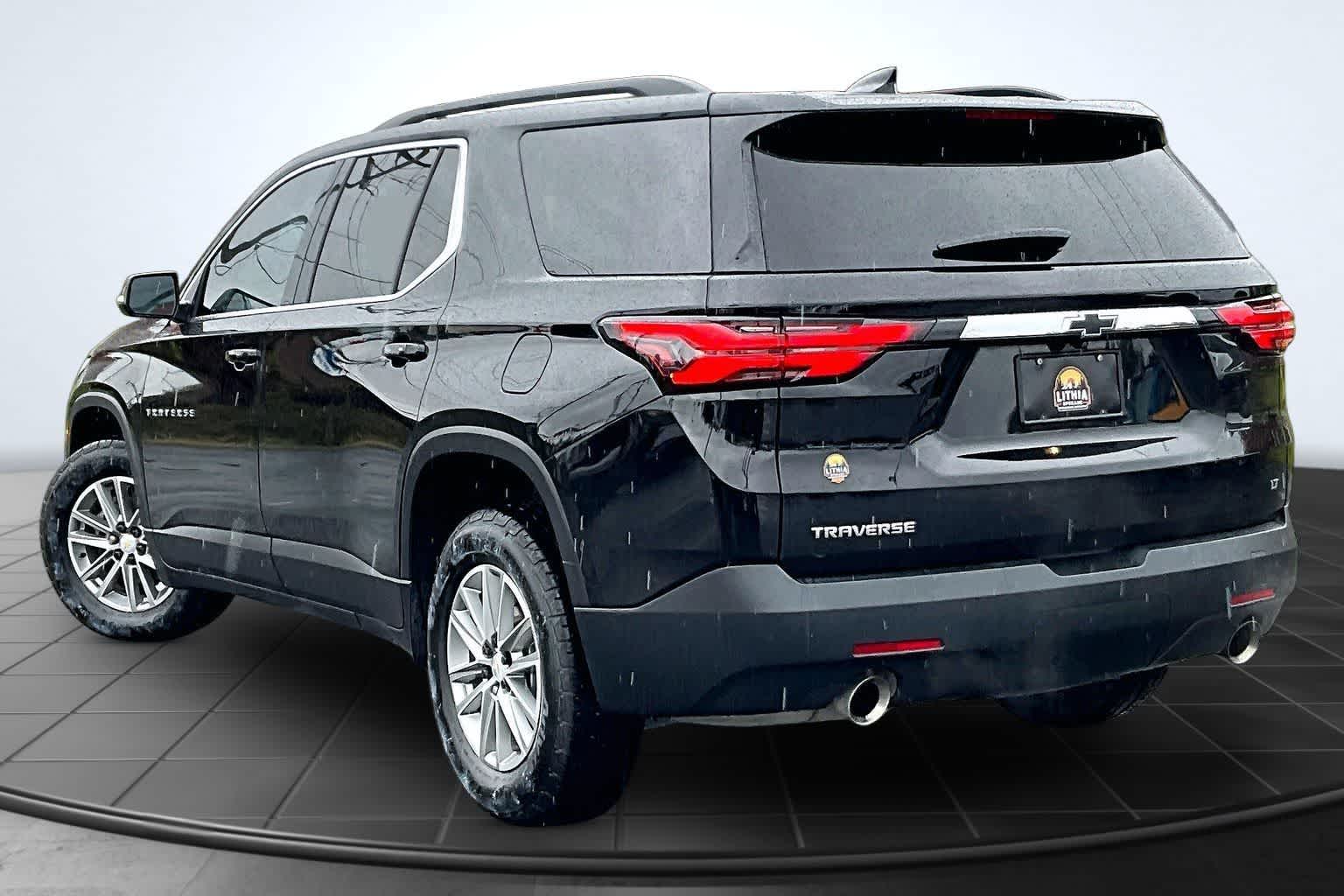 Thumbnail: 2023 Chevrolet Traverse - 4