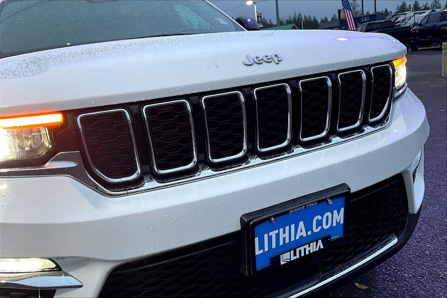 Thumbnail: 2024 Jeep Grand Cherokee - 33