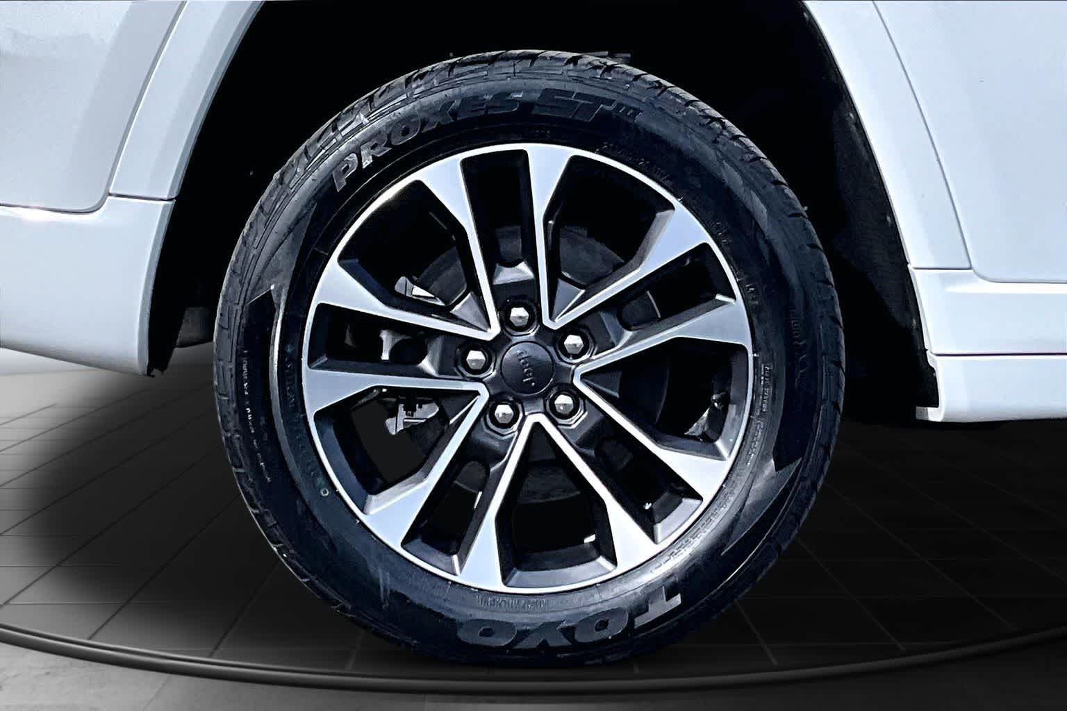 Thumbnail: 2022 Jeep Grand Cherokee - 35