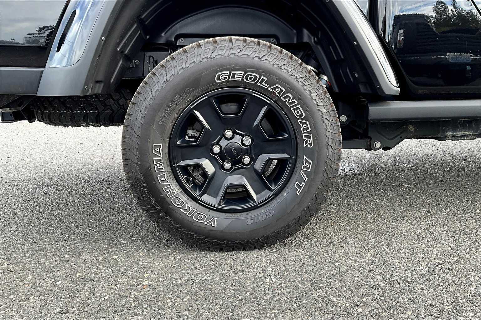 Thumbnail: 2022 Jeep Gladiator - 35