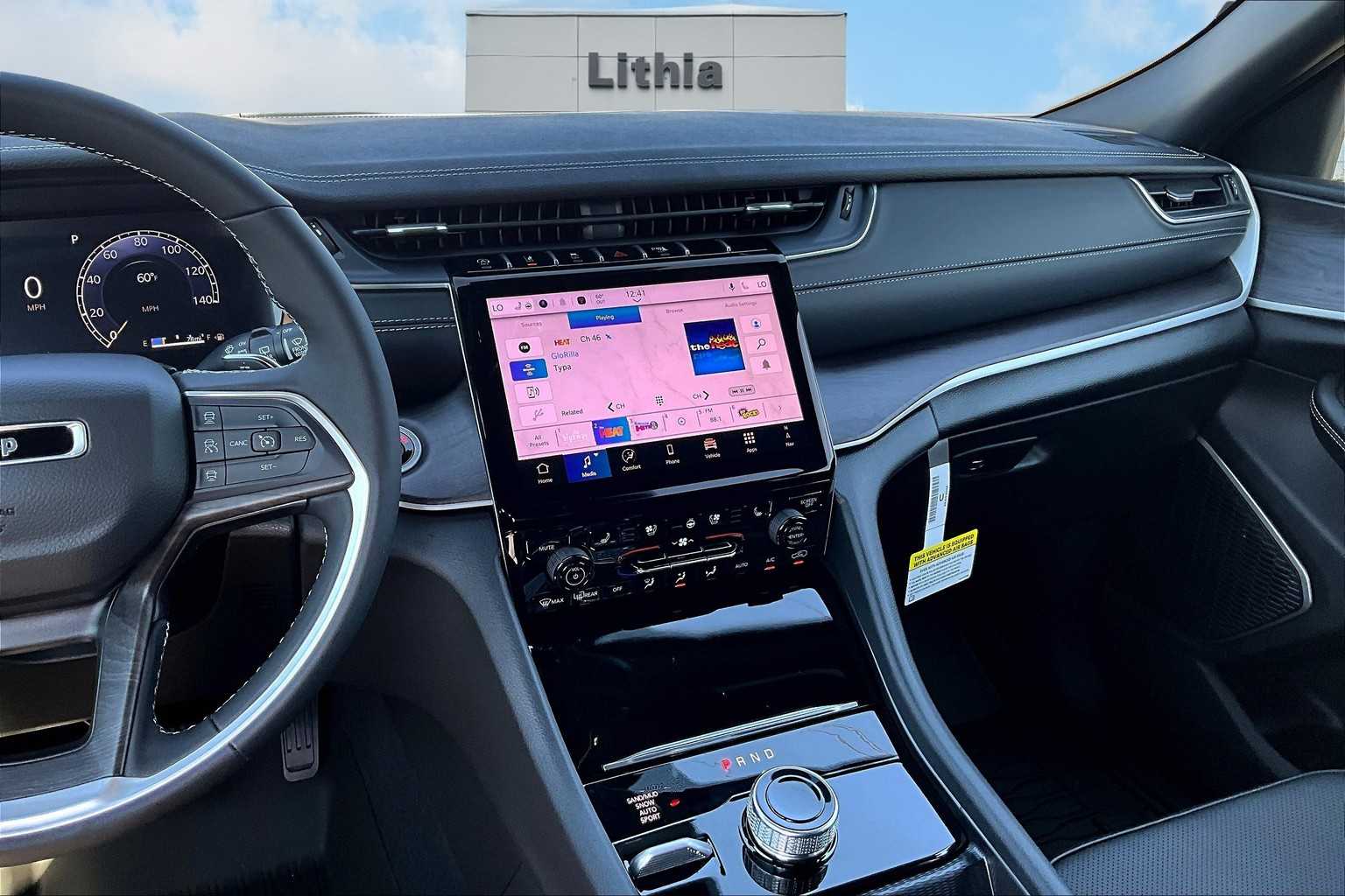 Thumbnail: 2025 Jeep Grand Cherokee - 16