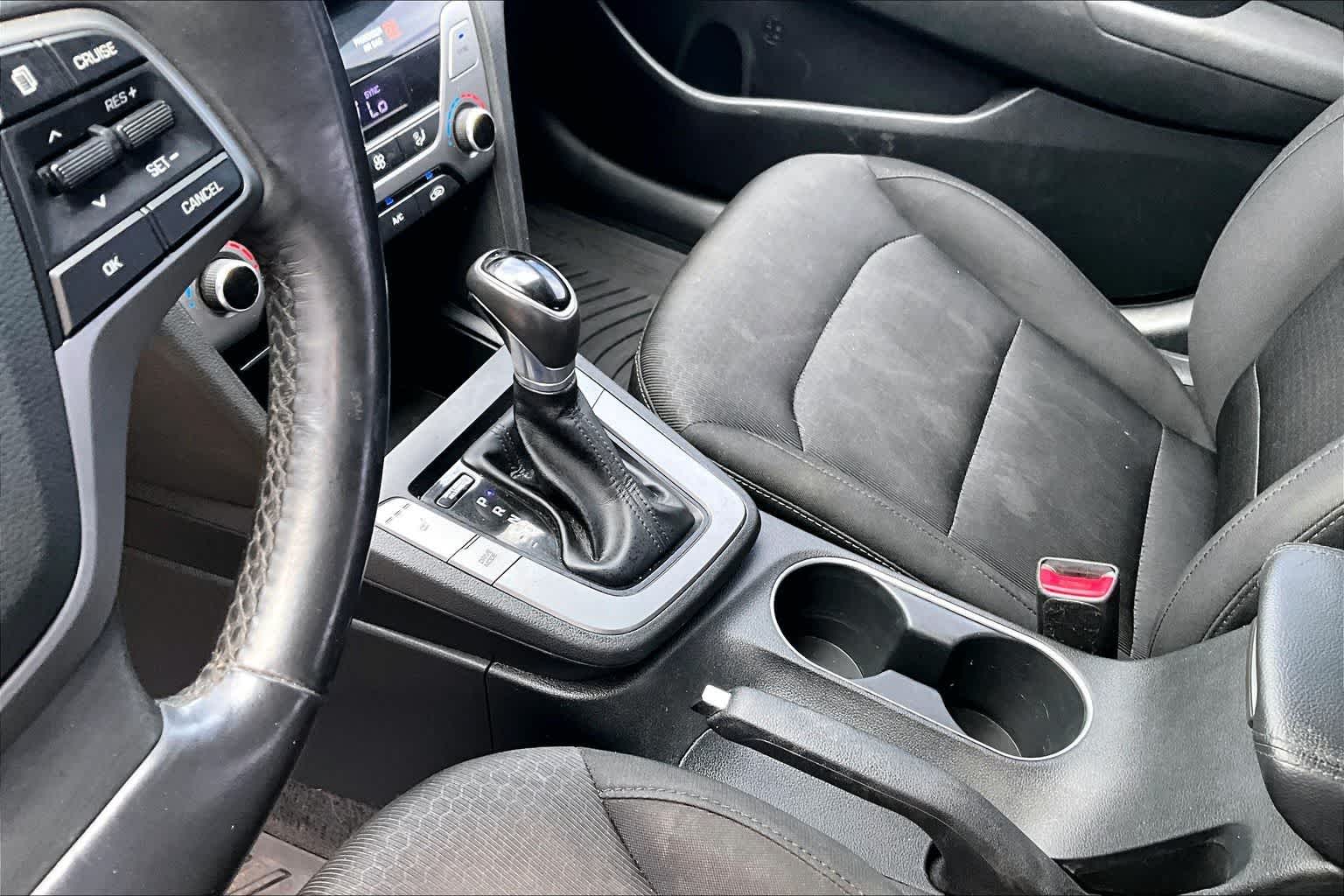 Thumbnail: 2017 Hyundai Elantra - 17