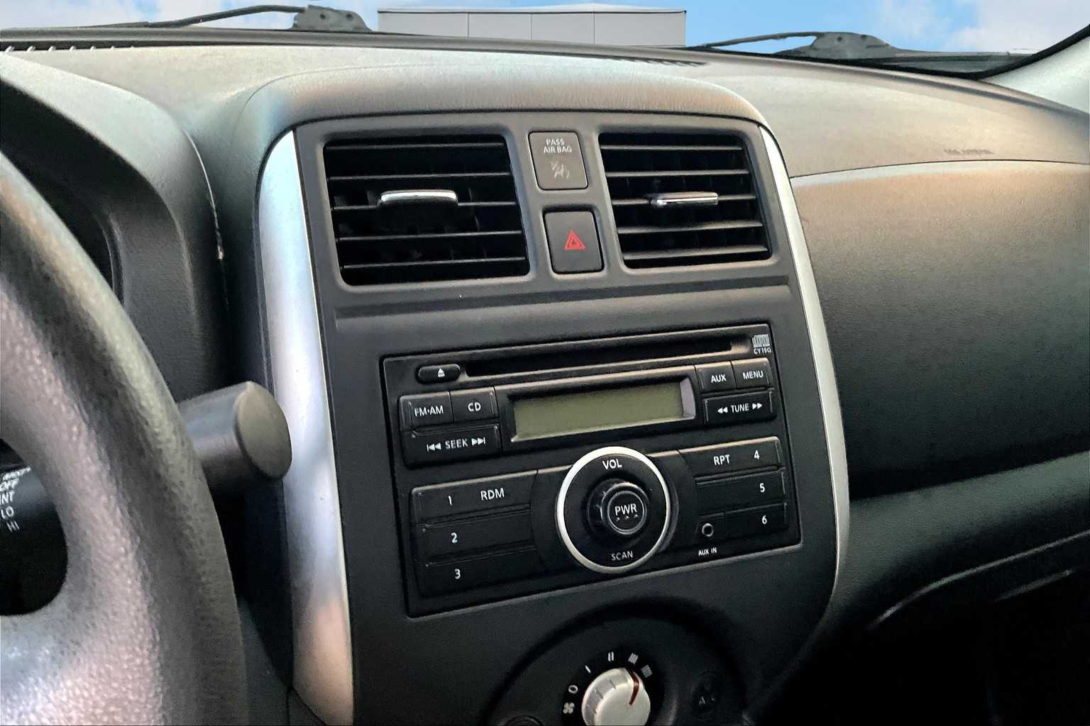 Thumbnail: 2014 Nissan Versa - 27