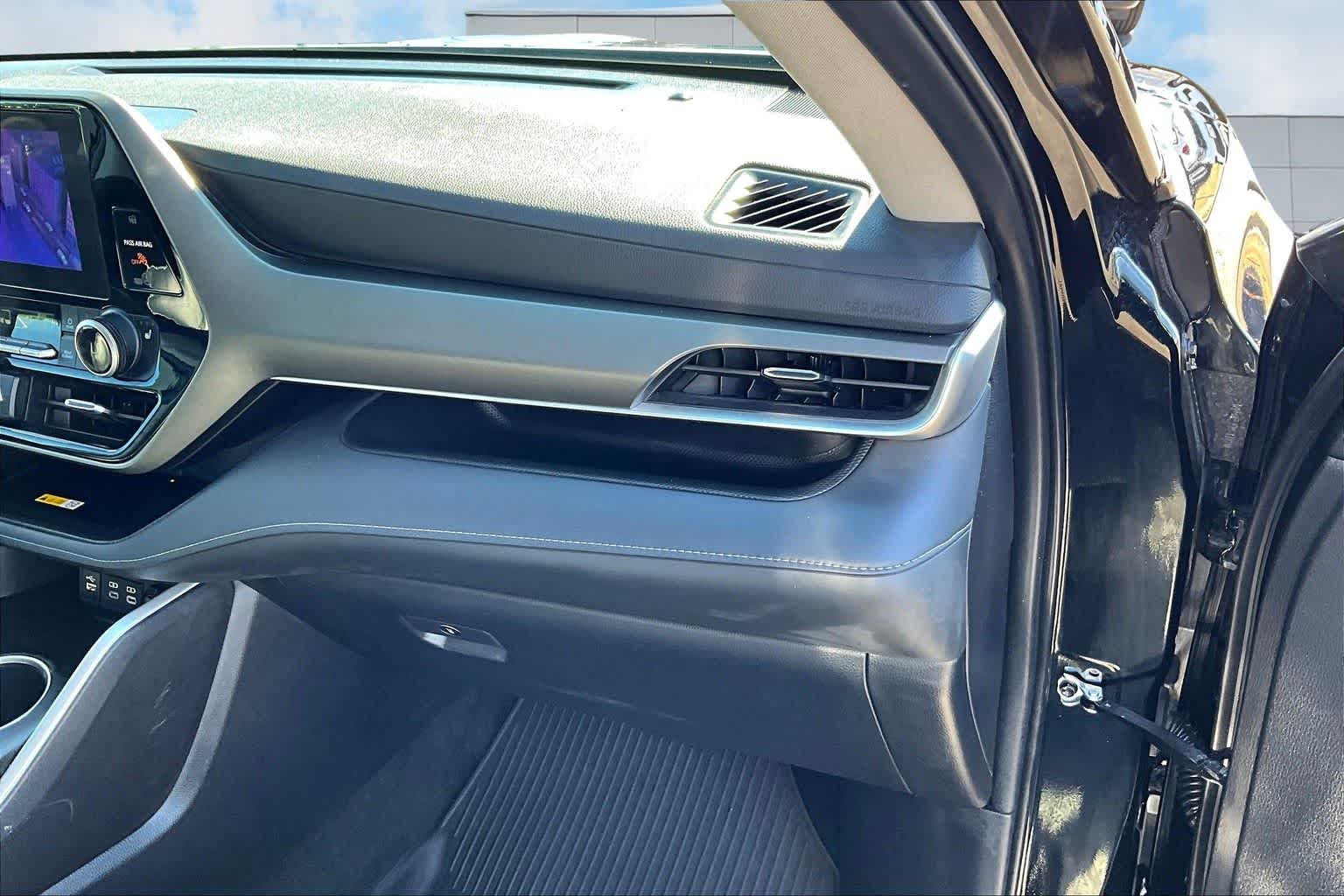 Thumbnail: 2024 Toyota Highlander - 24