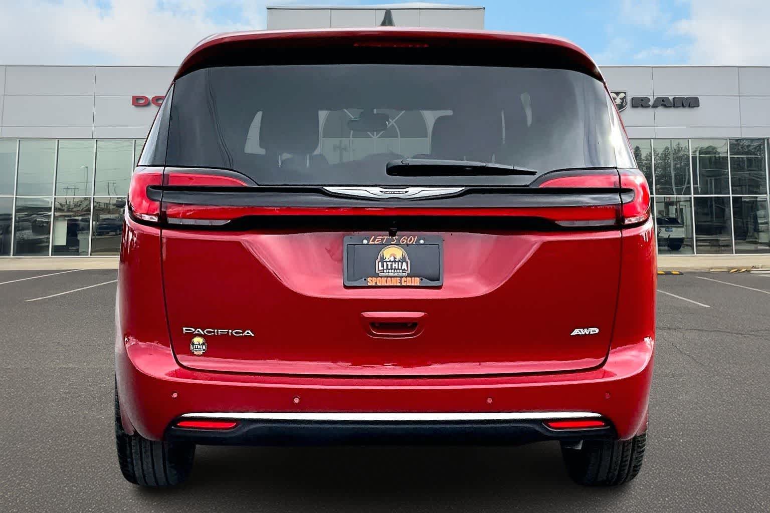 Thumbnail: 2026 Chrysler Pacifica - 5