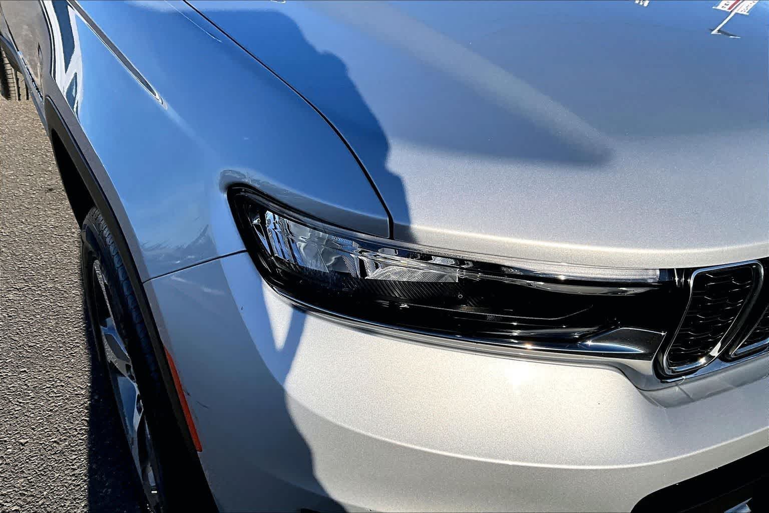 Thumbnail: 2023 Jeep Grand Cherokee L - 31