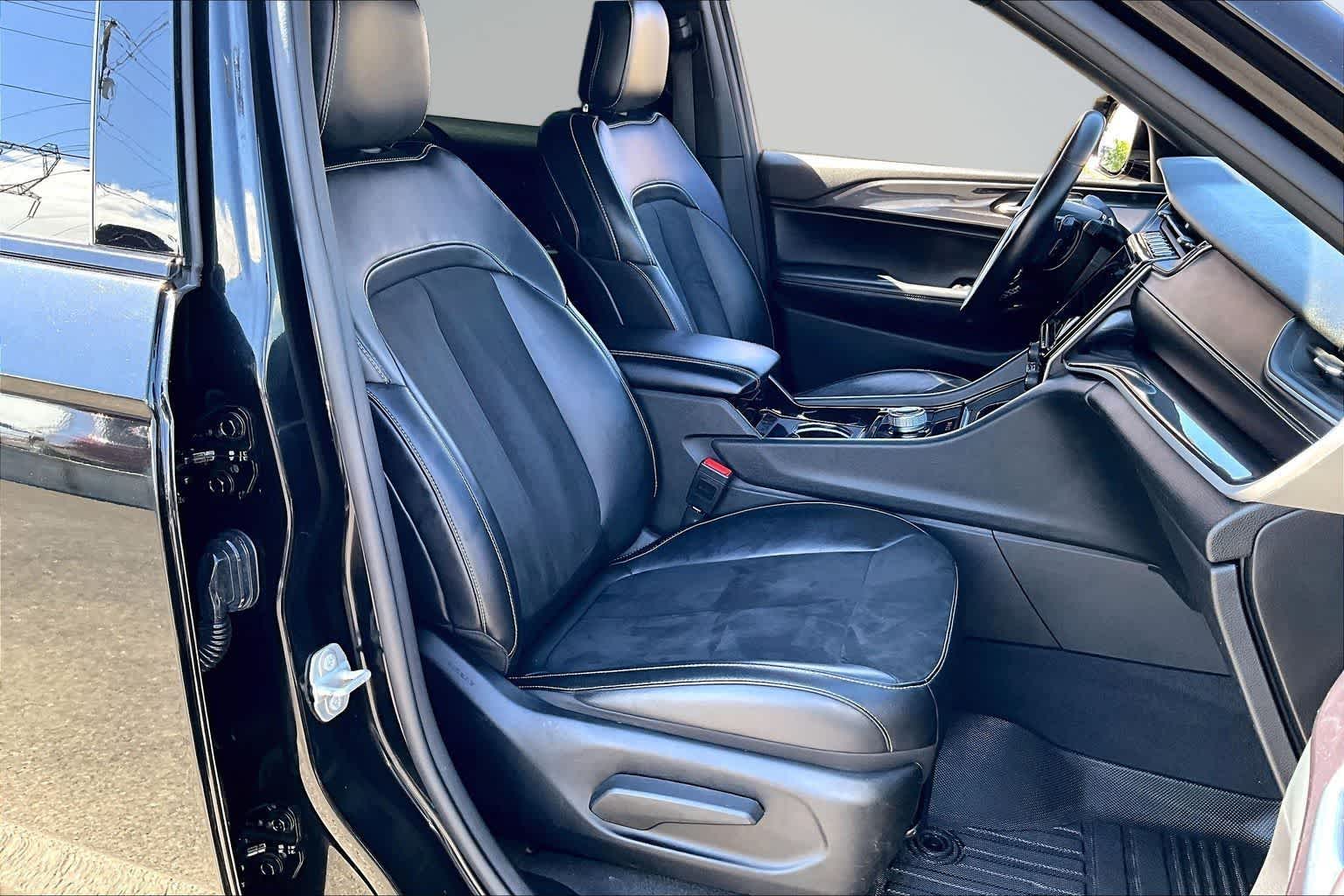 Thumbnail: 2021 Jeep Grand Cherokee L - 14