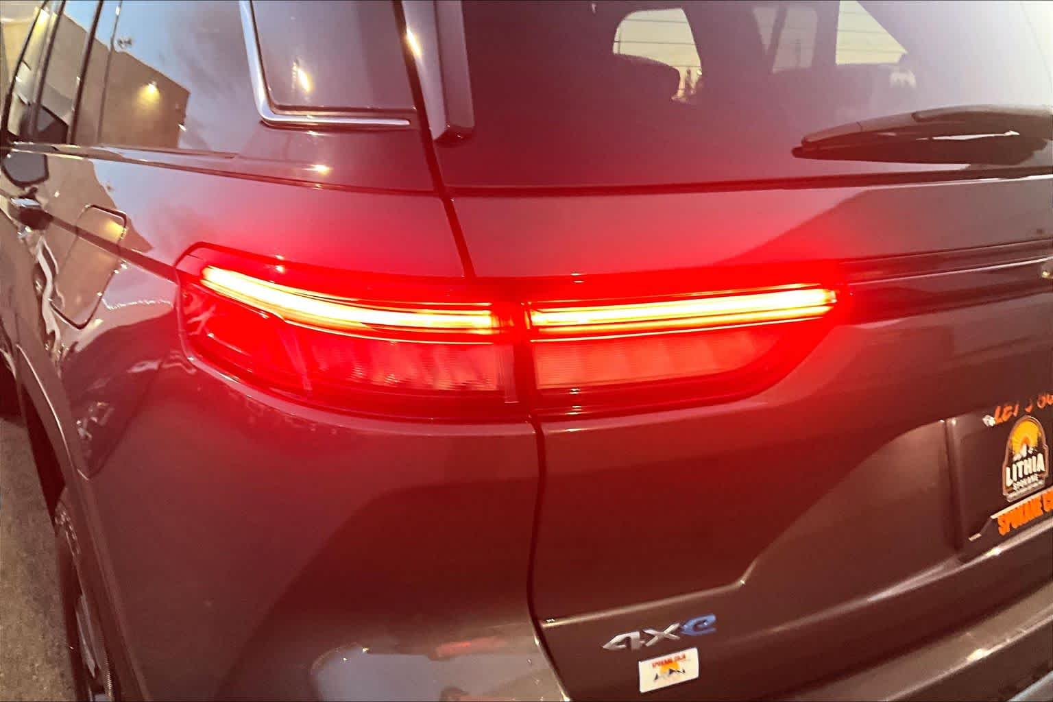 Thumbnail: 2024 Jeep Grand Cherokee - 32