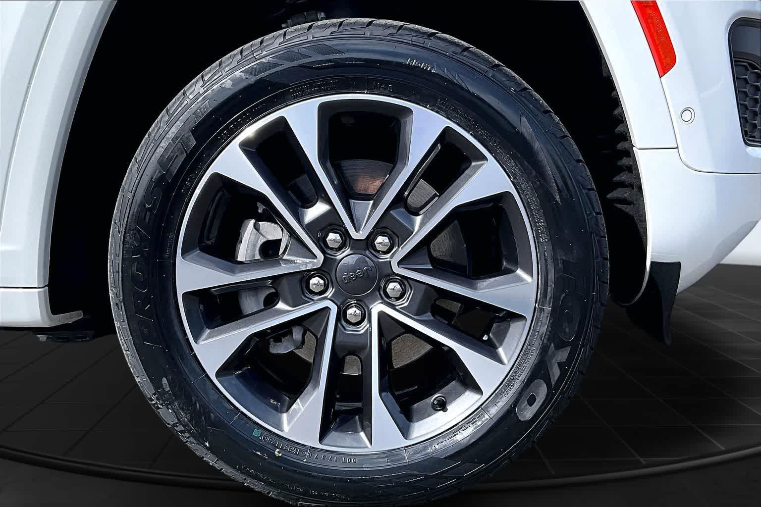 Thumbnail: 2022 Jeep Grand Cherokee - 33