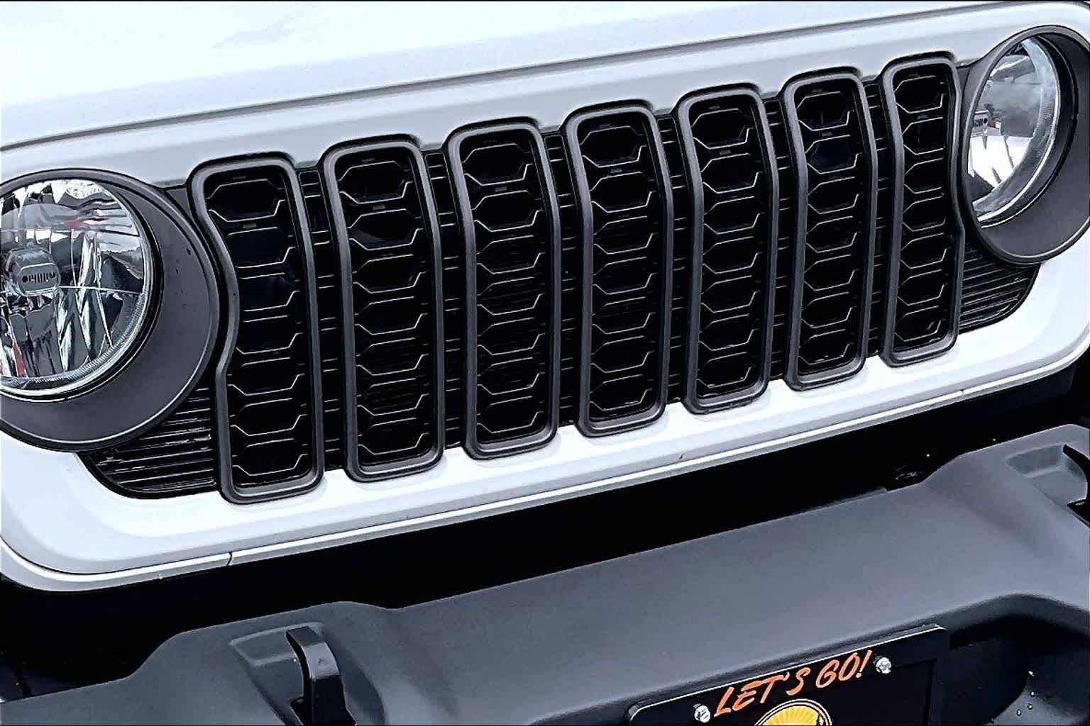 Thumbnail: 2024 Jeep Wrangler - 32