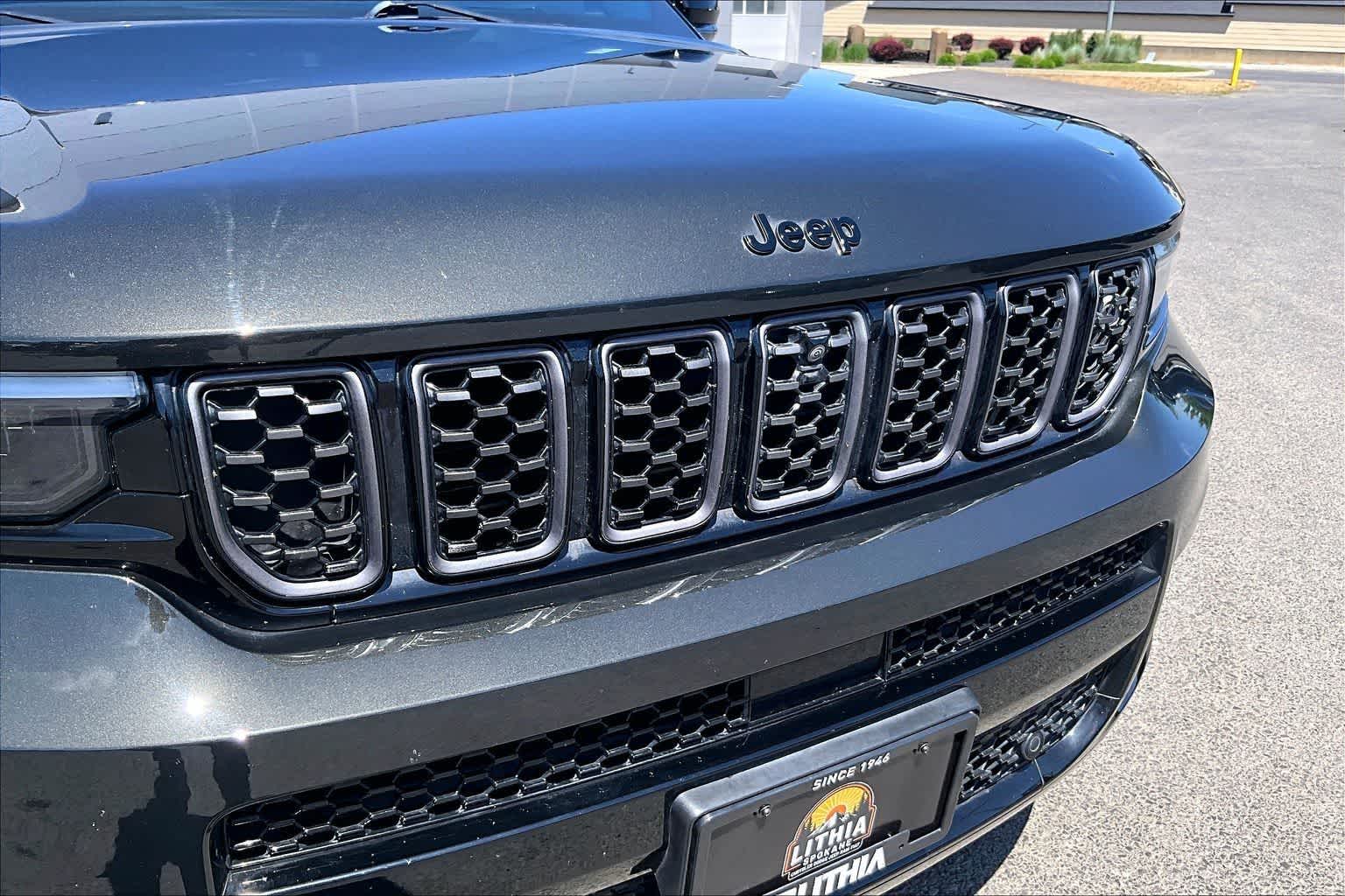Thumbnail: 2023 Jeep Grand Cherokee L - 32