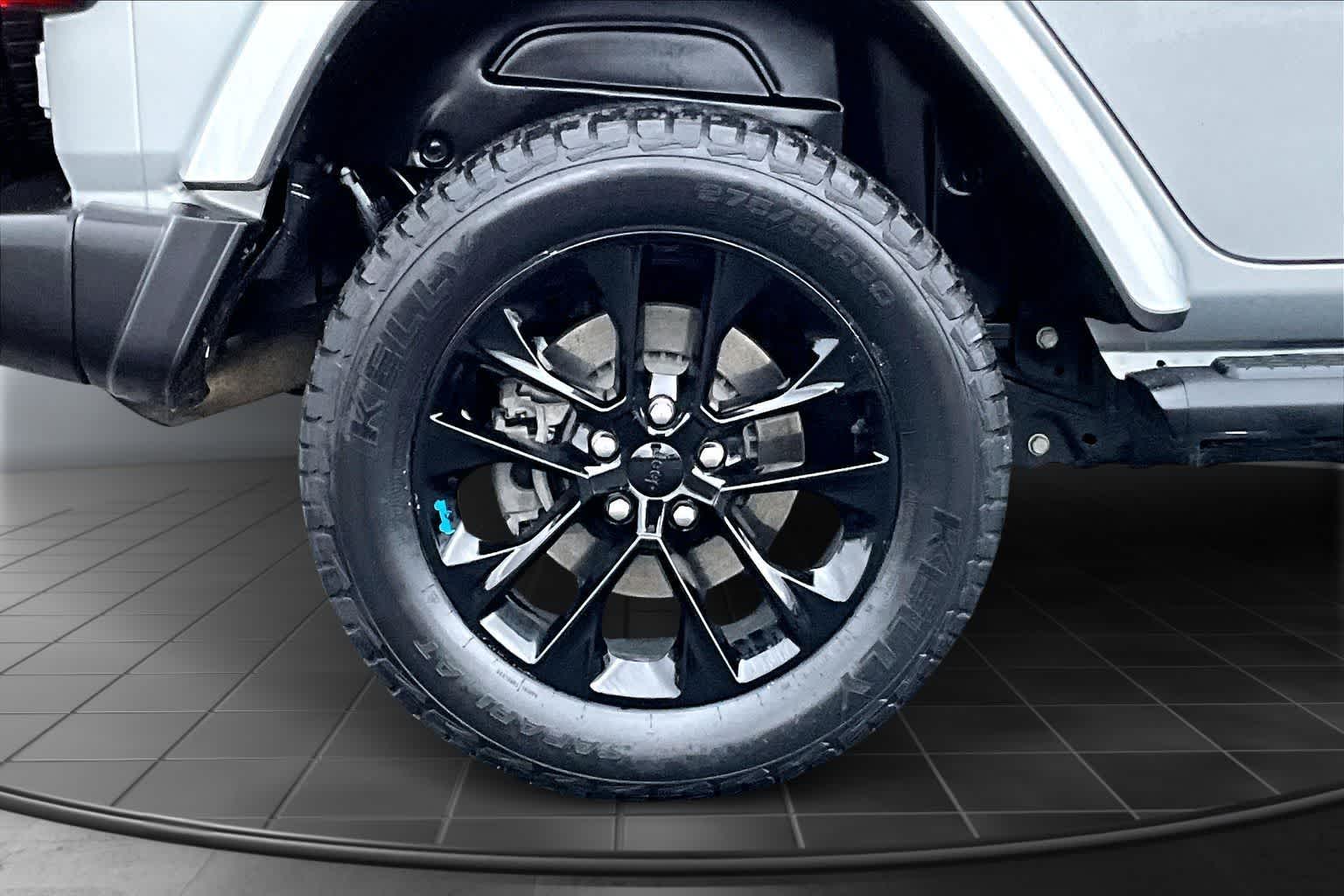 Thumbnail: 2023 Jeep Wrangler - 36